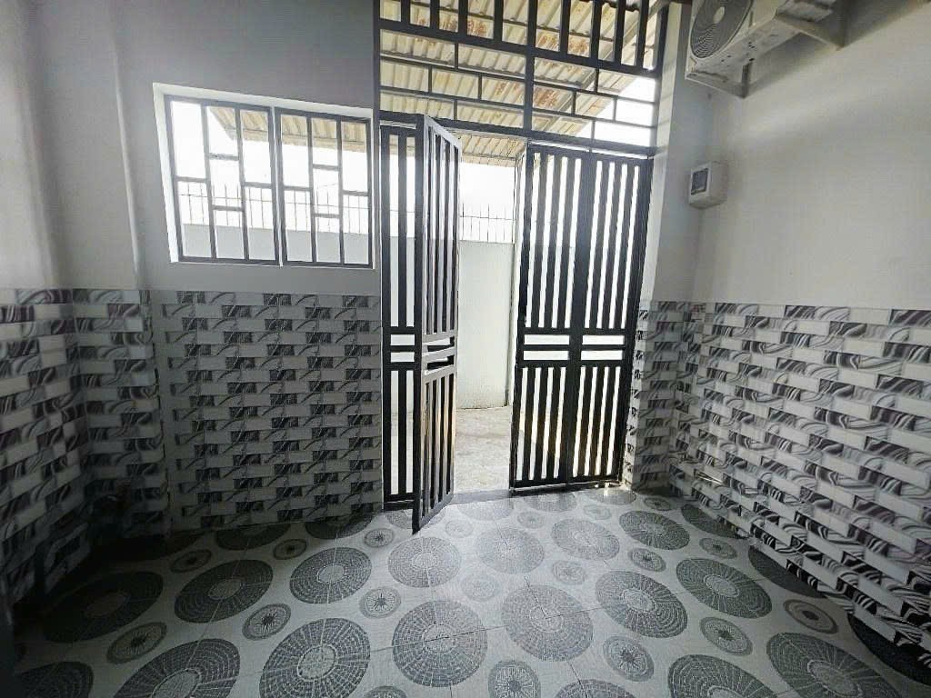 Nhà phố đối diện Vạn Phúc City - 62m2 – Chỉ Nhỉnh 5 tỷ - Khu vực có nhiều chung cư, Tiện ích đầy đủ 5