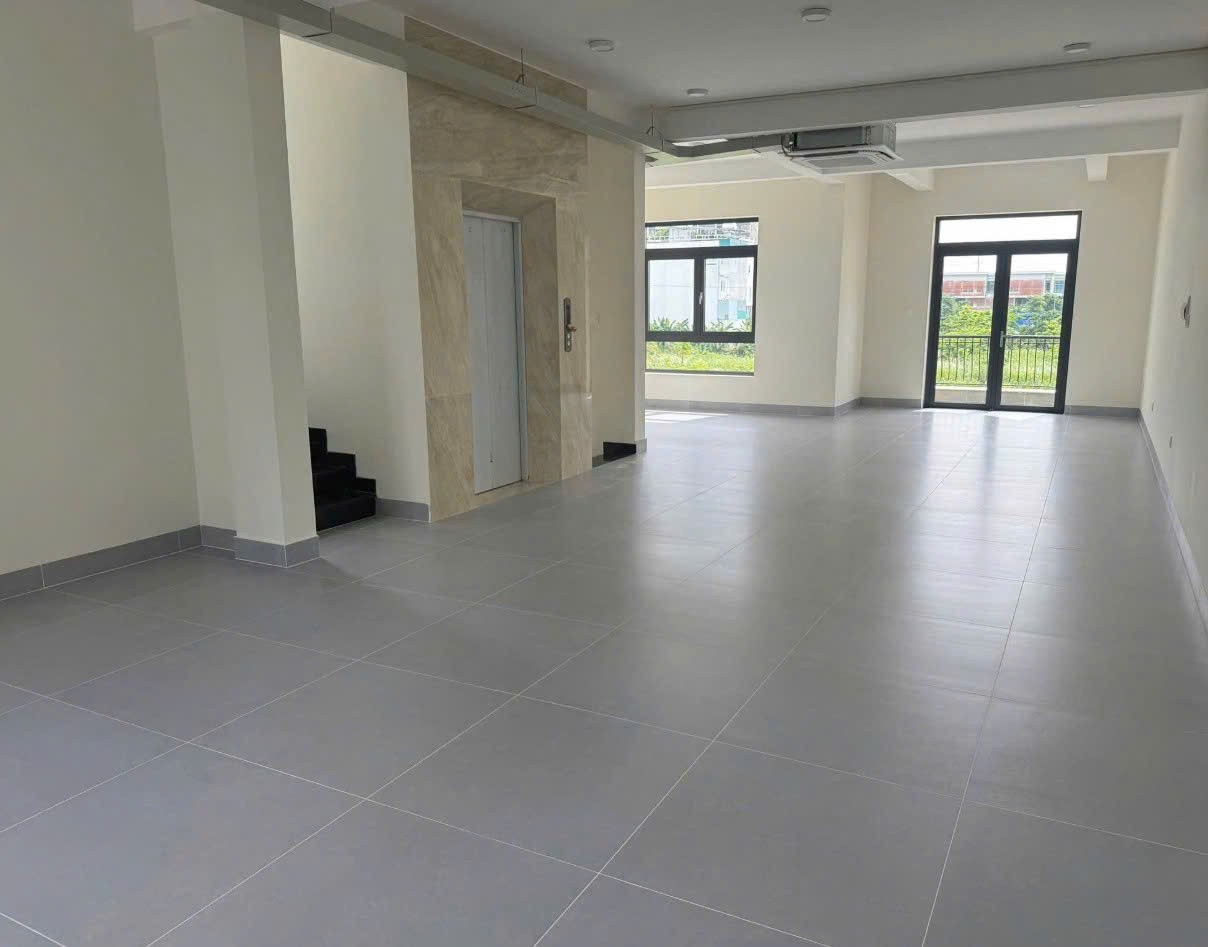 Cho thuê Biệt thự Phường Thạnh Mỹ Lợi, Quận 2, Diện tích 200m², Giá 100 Triệu/tháng