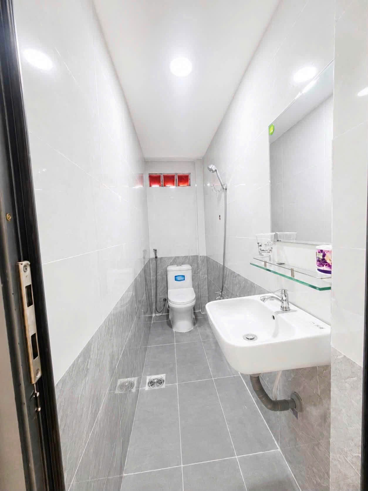 Cần bán Nhà mặt tiền Phường Phước Bình, Quận 9, Diện tích 64m², Giá 6.45 Tỷ 6