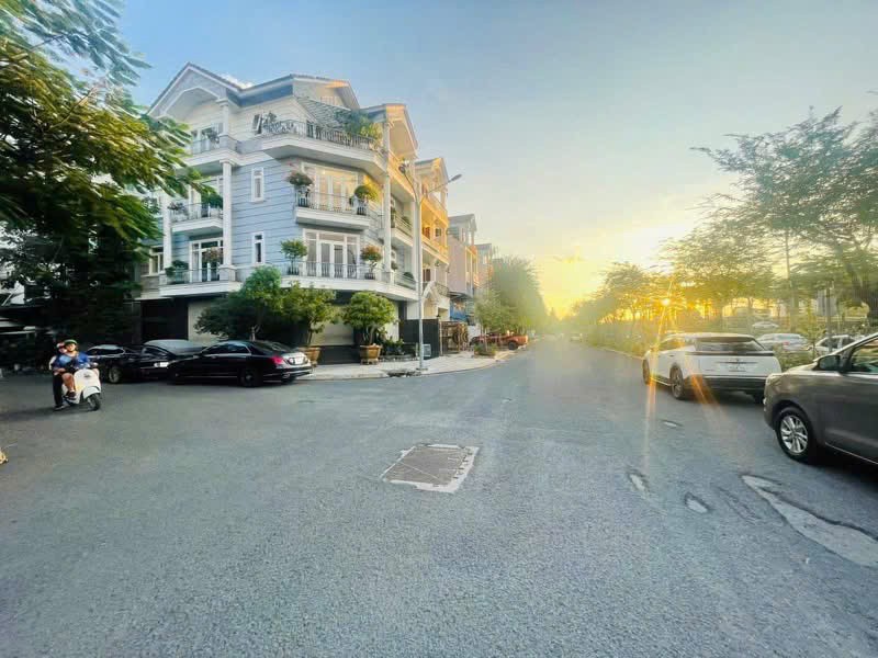 Cần bán Nhà mặt tiền Quận 7, Hồ Chí Minh, Diện tích 144m², Giá 35 Tỷ 9