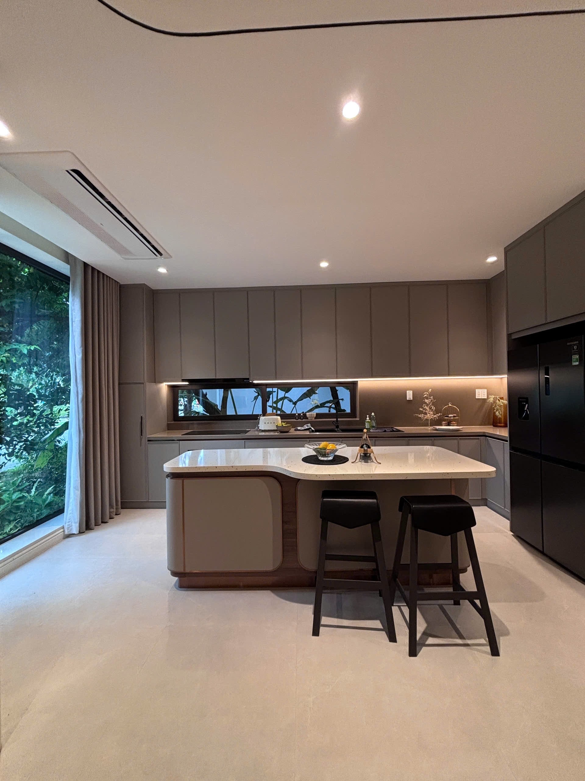 Cho thuê Biệt thự Phường Phước Long B, Quận 9, Diện tích 250m², Giá 100 Triệu/tháng 2