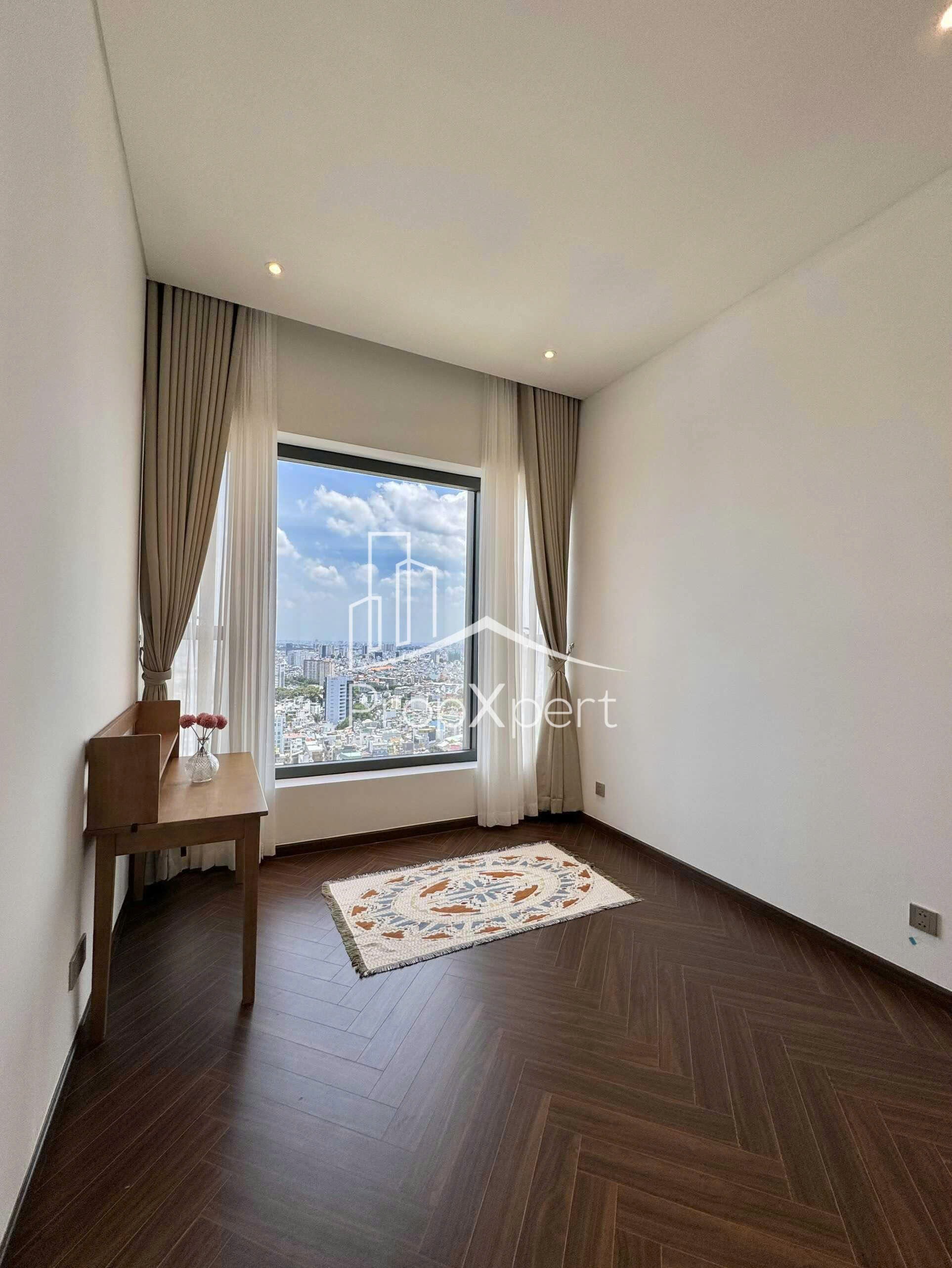 Cho thuê Căn hộ chung cư Quận 1, Hồ Chí Minh, Diện tích 146m², Giá Thương lượng 5