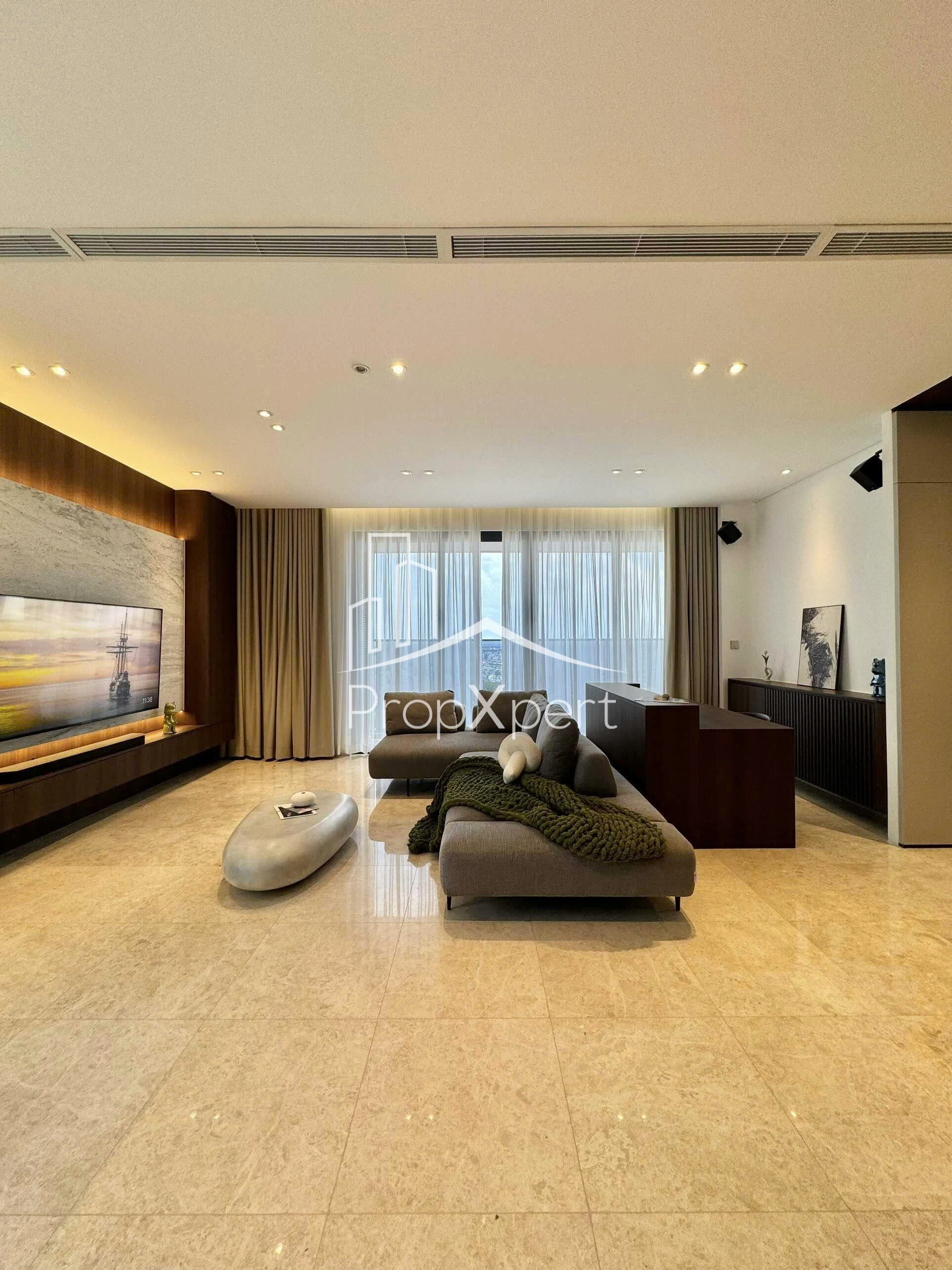 Cho thuê Căn hộ chung cư Quận 1, Hồ Chí Minh, Diện tích 146m², Giá Thương lượng 6