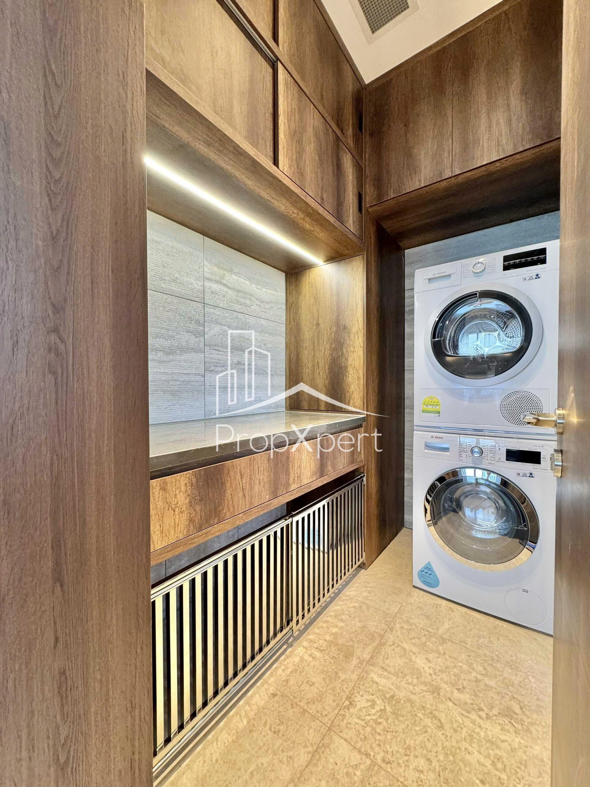 Cho thuê Căn hộ chung cư Quận 1, Hồ Chí Minh, Diện tích 146m², Giá Thương lượng 9