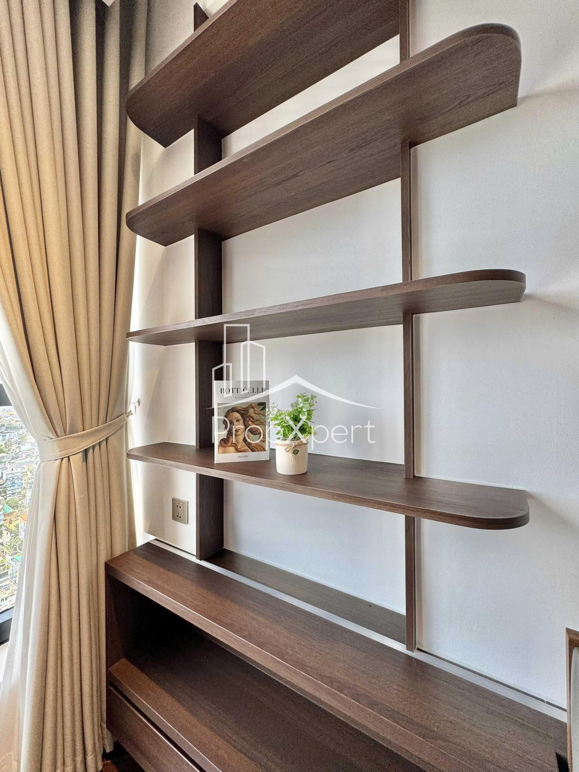 Cho thuê Căn hộ chung cư Quận 1, Hồ Chí Minh, Diện tích 146m², Giá Thương lượng 13