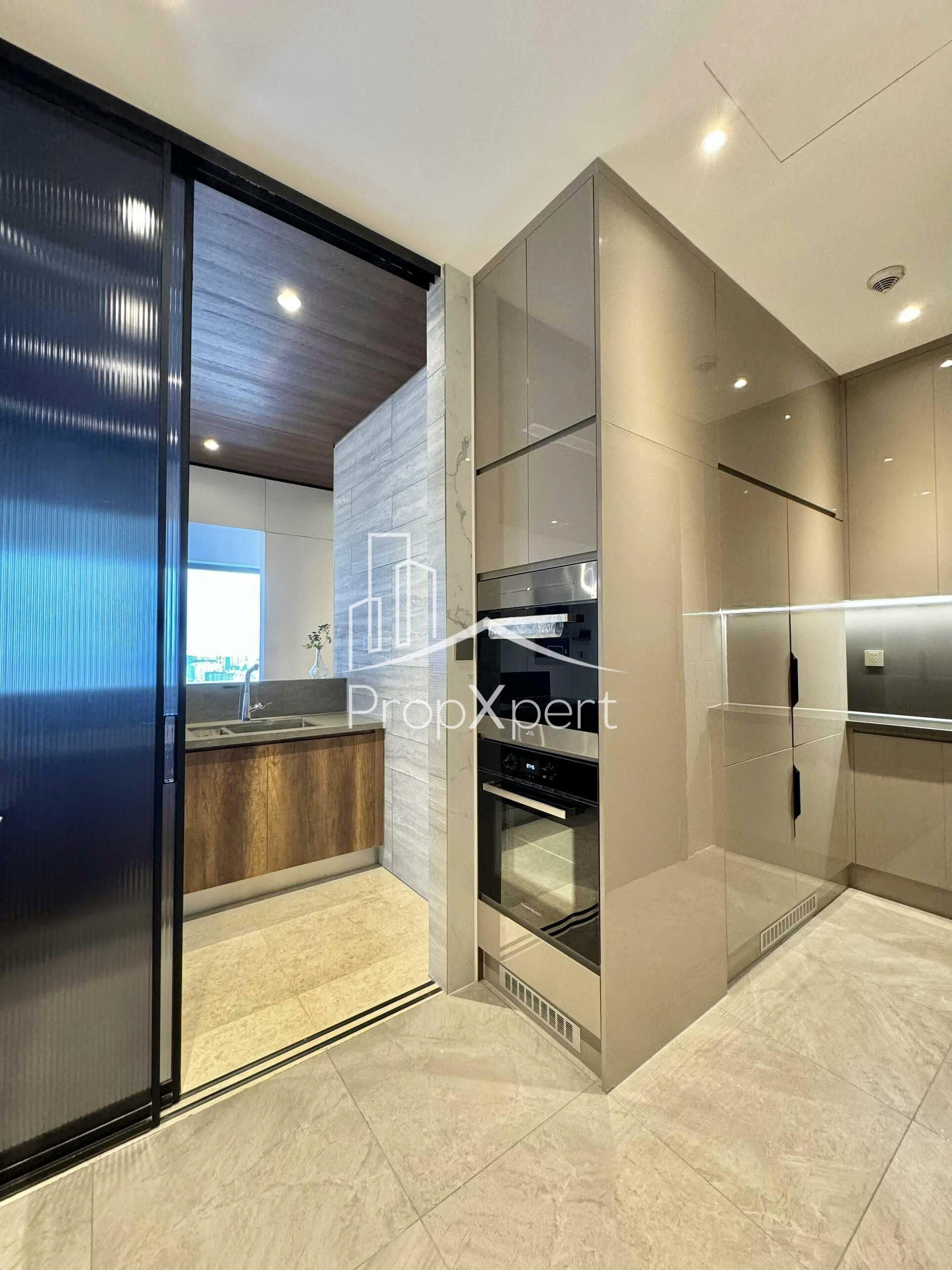 Cho thuê Căn hộ chung cư Quận 1, Hồ Chí Minh, Diện tích 146m², Giá Thương lượng 14