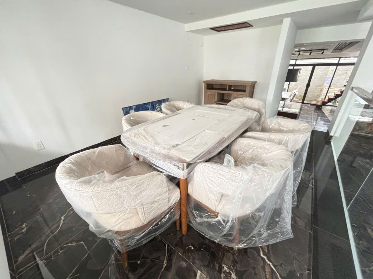 Cho thuê Biệt thự Phường Phú Hữu, Quận 9, Diện tích 172m², Giá Thương lượng