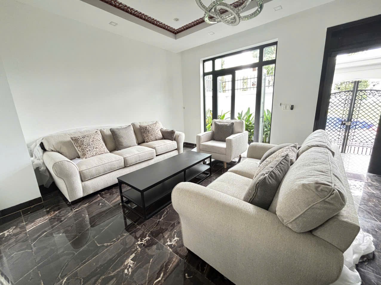 Cho thuê Biệt thự Phường Phú Hữu, Quận 9, Diện tích 172m², Giá Thương lượng 6