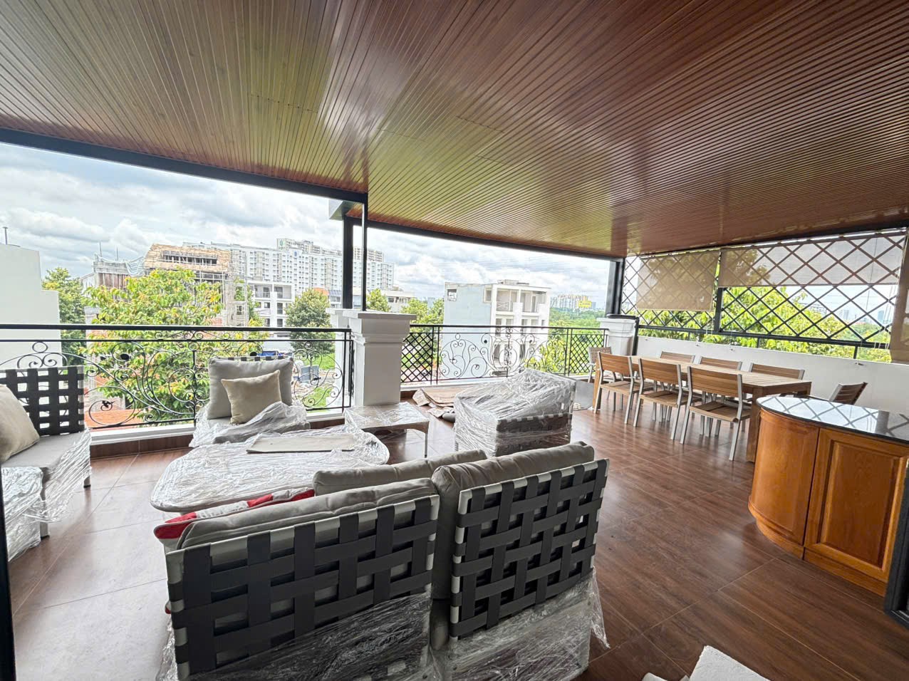 Cho thuê Biệt thự Phường Phú Hữu, Quận 9, Diện tích 172m², Giá Thương lượng 8