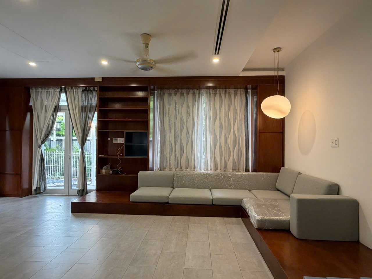 Cần bán Biệt thự Phường Phú Mỹ, Quận 7, Diện tích 220m², Giá 75 Triệu/tháng 2