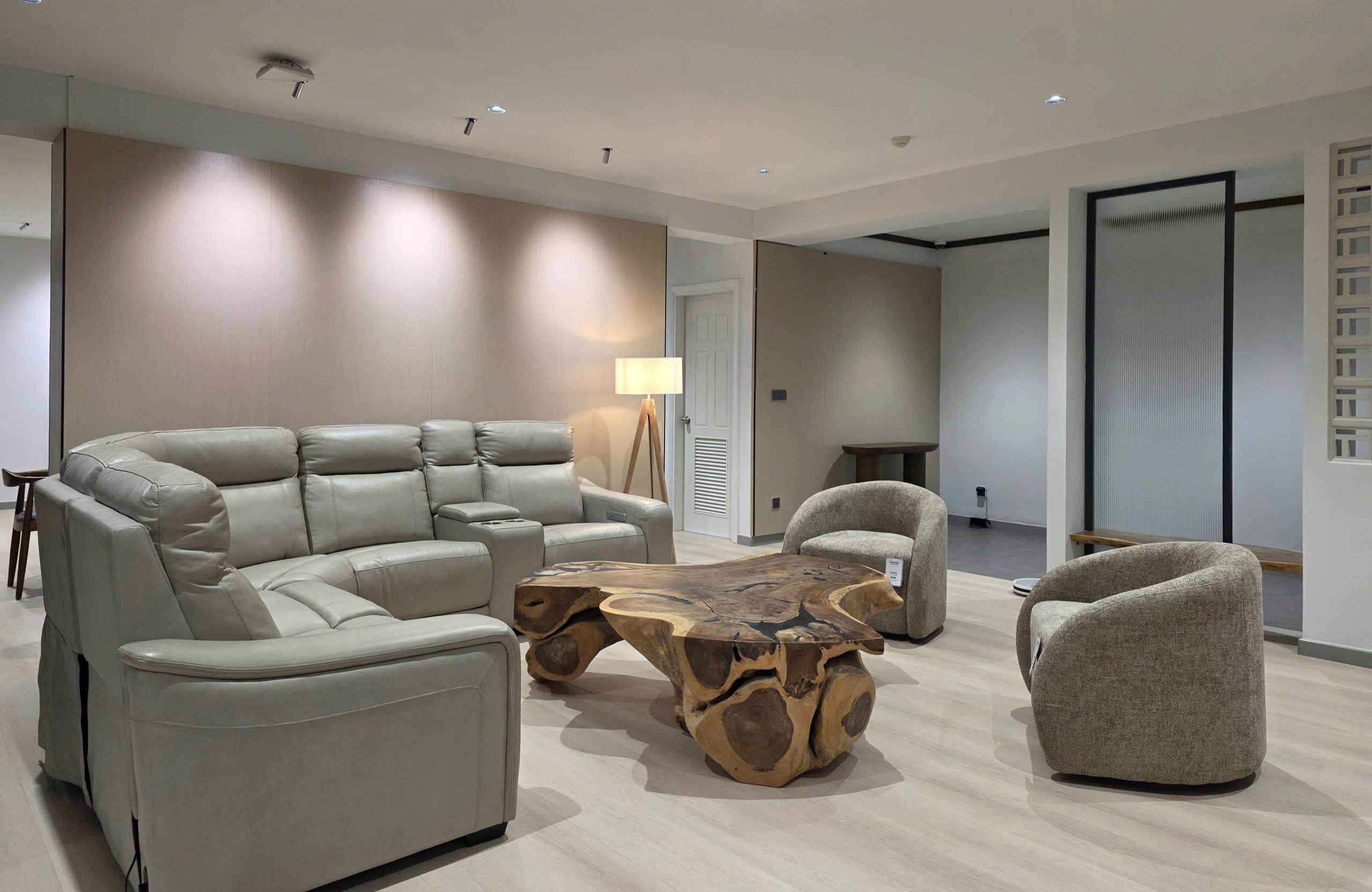 Cho thuê Căn hộ chung cư Phường Phú Mỹ, Quận 7, Diện tích 368m², Giá 50 Triệu/tháng 2