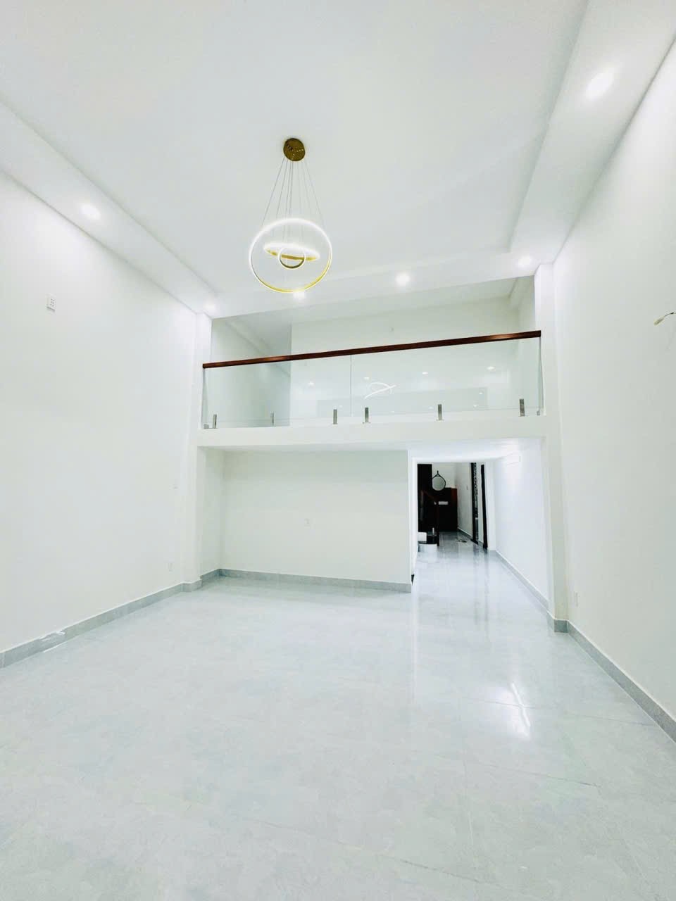 Bán nhà Q10 Cách mạng tháng 8 ngang 6m 4 tầng 95m2: 8,9 tỷ. Trí 0967638168 2
