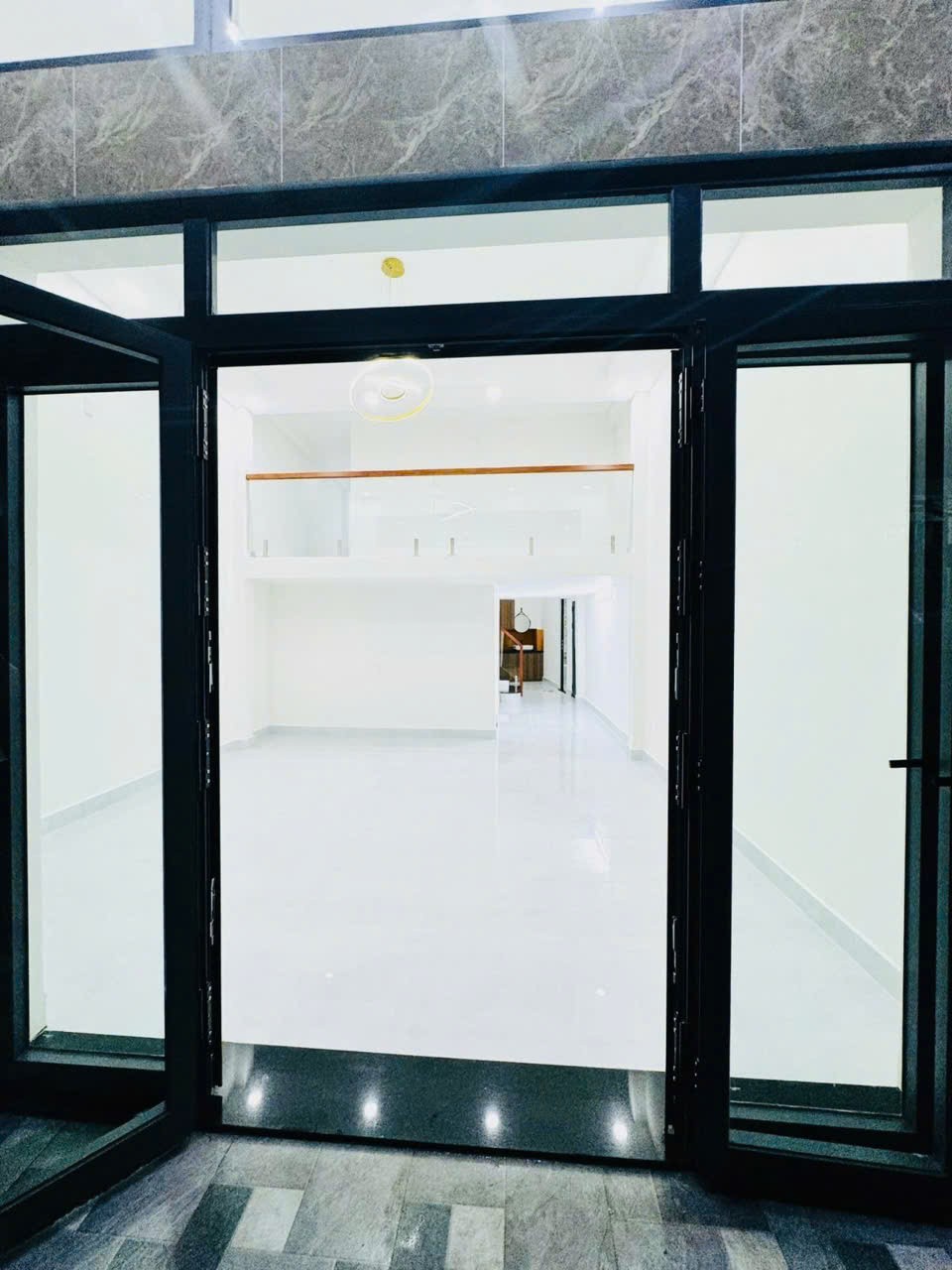 Bán nhà Q10 Cách mạng tháng 8 ngang 6m 4 tầng 95m2: 8,9 tỷ. Trí 0967638168 4