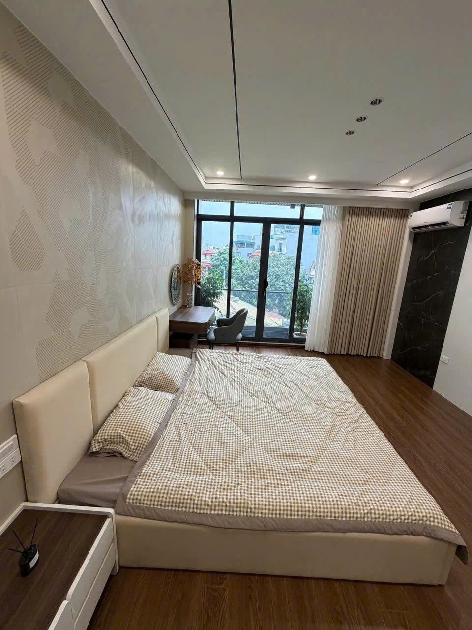 SIÊU PHẨM NHÀ ĐẸP PHÚC LỢI  – 50M² × 6 TẦNG – GARA Ô TÔ – THANG MÁY – FULL NỘI THẤT – CHỈ 4