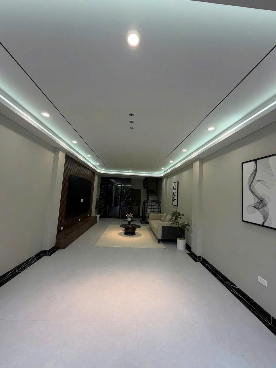 SIÊU PHẨM NHÀ ĐẸP PHÚC LỢI  – 50M² × 6 TẦNG – GARA Ô TÔ – THANG MÁY – FULL NỘI THẤT – CHỈ