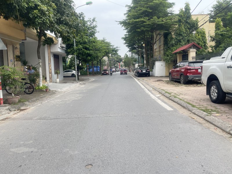 Bán Đất TĐC X6 Thạch Bàn 100m2 View Vườn Hoa - Mặt Tiền Rộng 6,67m Kinh Doanh Đỉnh 3