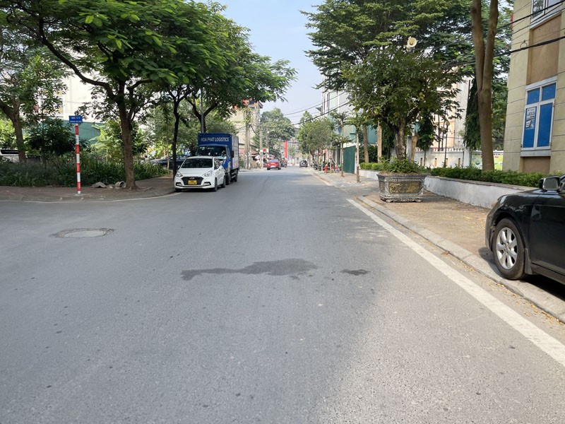 Bán Đất TĐC X6 Thạch Bàn 100m2 View Vườn Hoa - Mặt Tiền Rộng 6,67m Kinh Doanh Đỉnh 4
