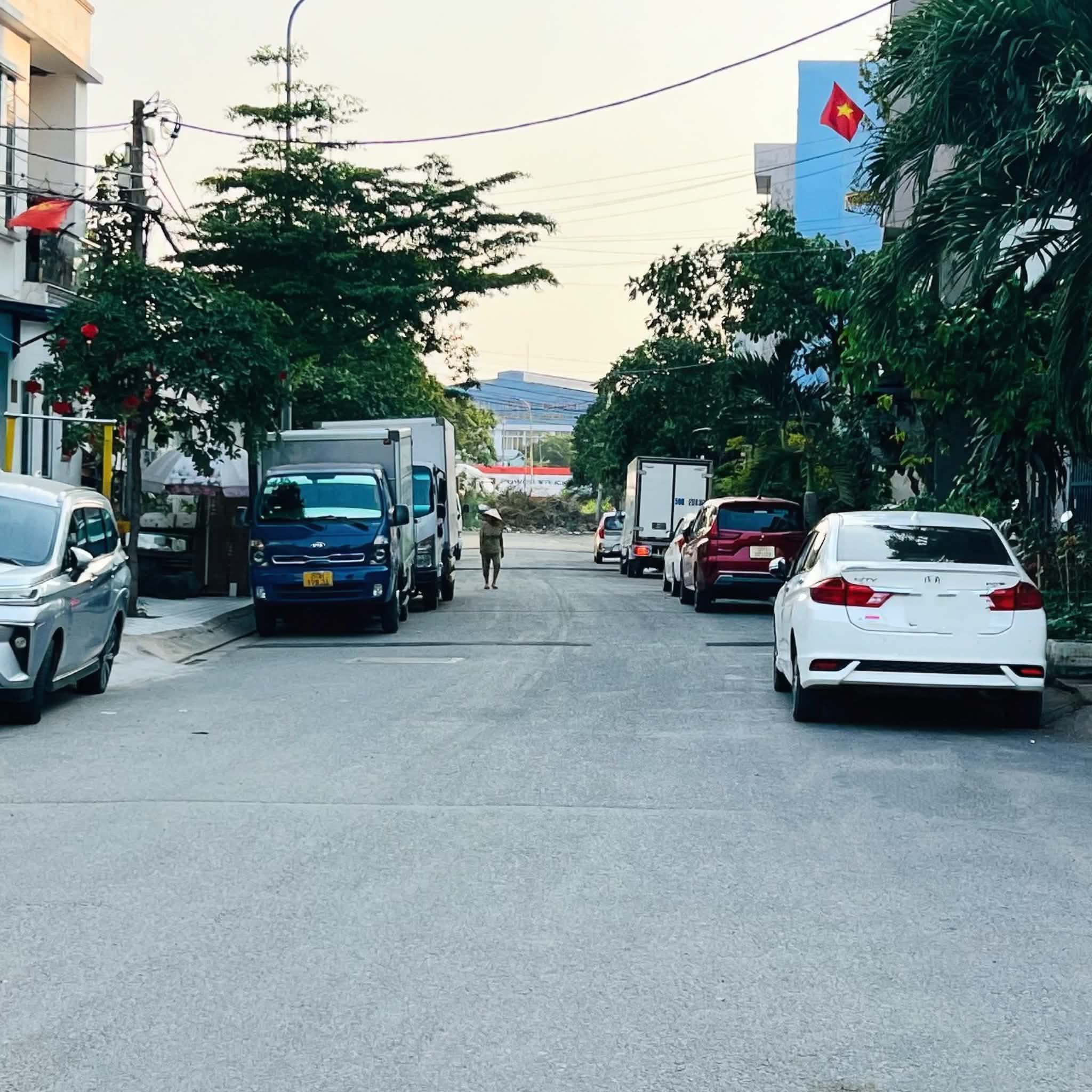 Nhà phố đẹp  4 Tầng, Tam Bình, 2MT  - Nhỉnh 5 tỷ – Đường 8m – Ôtô ngủ trước nhà 2