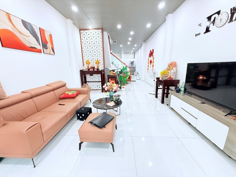 NHÀ ĐẸP GIÁ TỐT – GIÁP QUẬN 11 - 78M² 2 TẦNG - CHỈ 6.9 TỶ