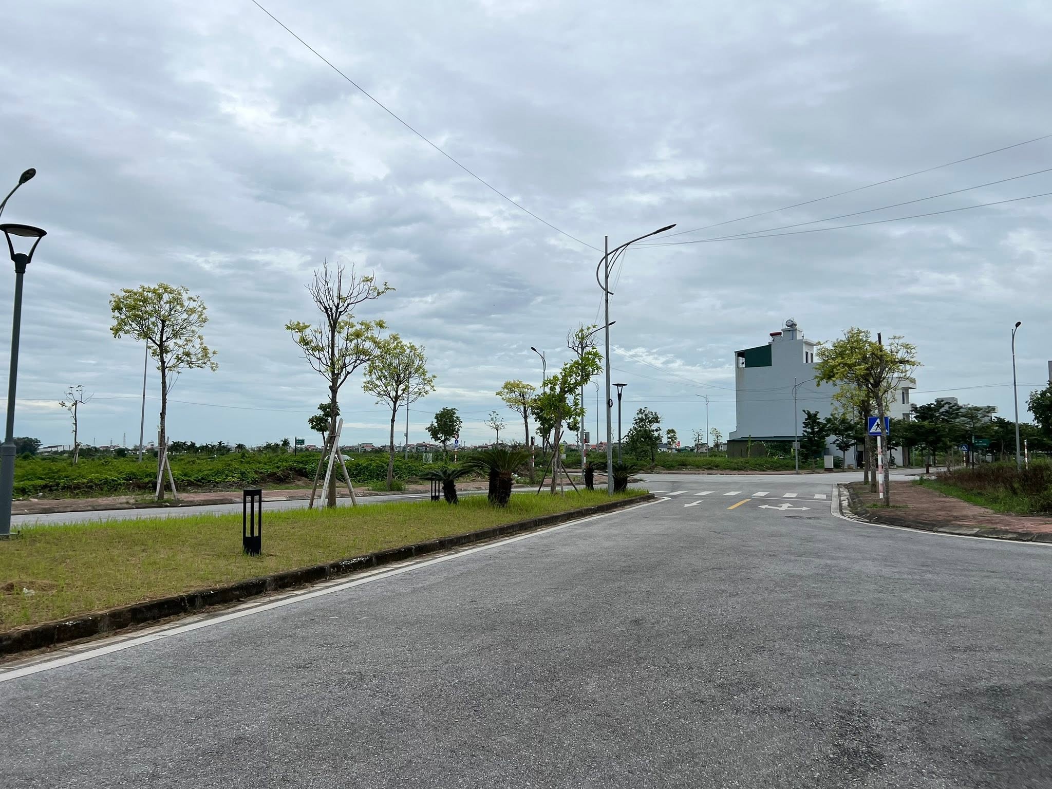 Bán đất lô góc 2 mặt phố KĐT Tân Phú Hưng, ph Tân Hưng, TP HD, 74.6m2, vị trí đẹp, chỉ 3.x tỷ 3