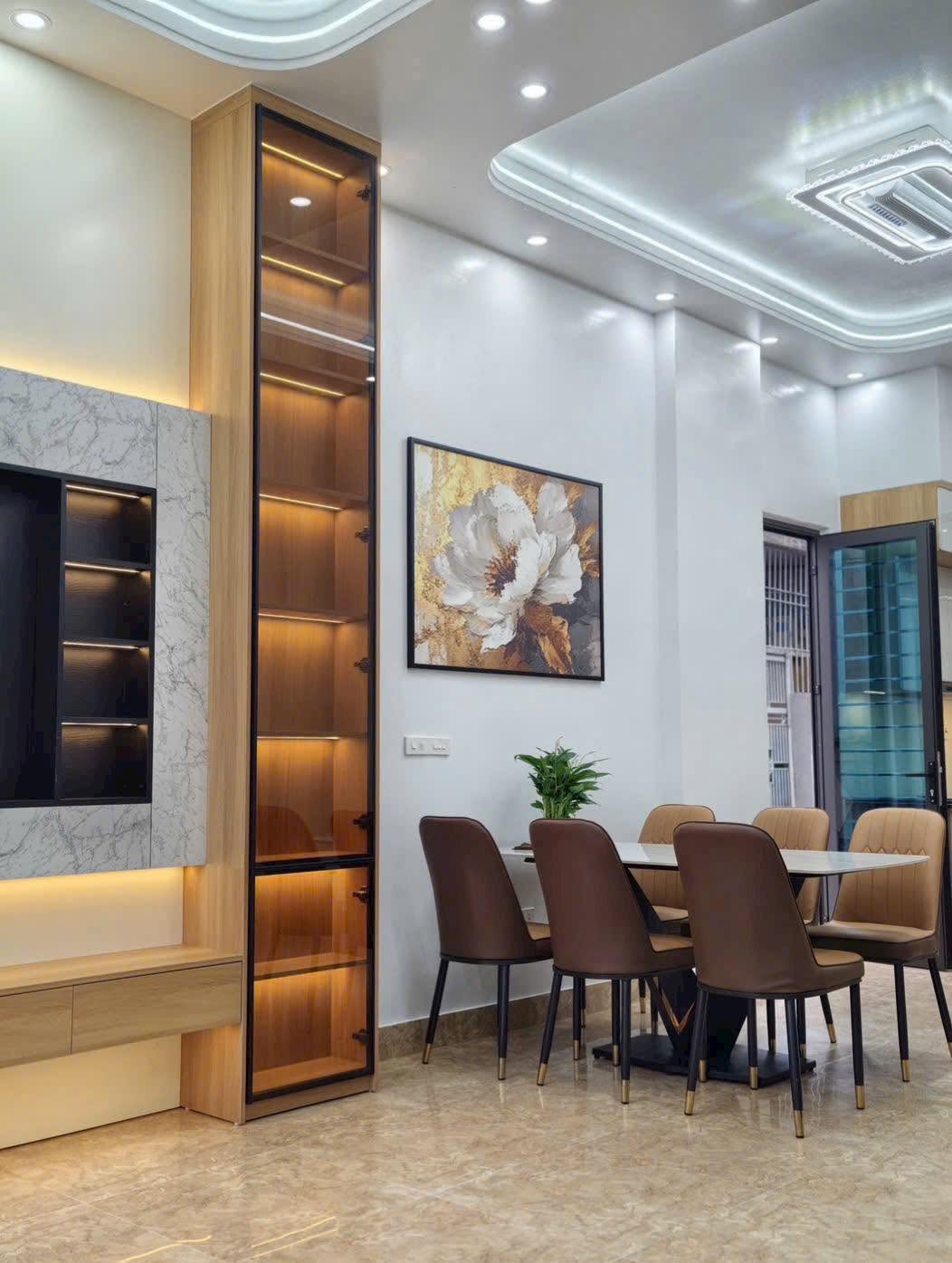Bán nhà lô góc 3 tầng ngõ phố Nguyễn Thị Duệ, ph Thanh Bình, TP HD, 63m2, mt 5.62m, 3 ngủ, 3 vs 2