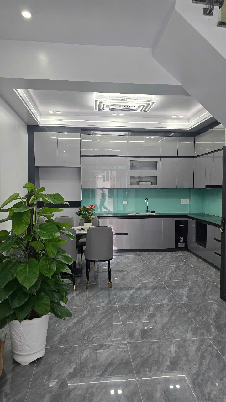 Bán nhà 4 tầng Bình Lộc ngõ thông 2 ô tô tránh, sát chợ giá 3.x tỷ 2