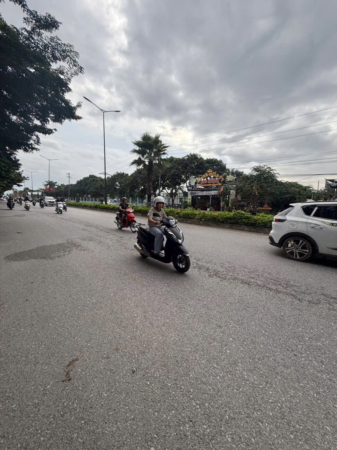 Bán đất mặt đường đôi Vũ Công Đán, ph Tứ Minh, TP HD, 200m2, mt 10m, KD buôn bán, giá siêu tốt 3