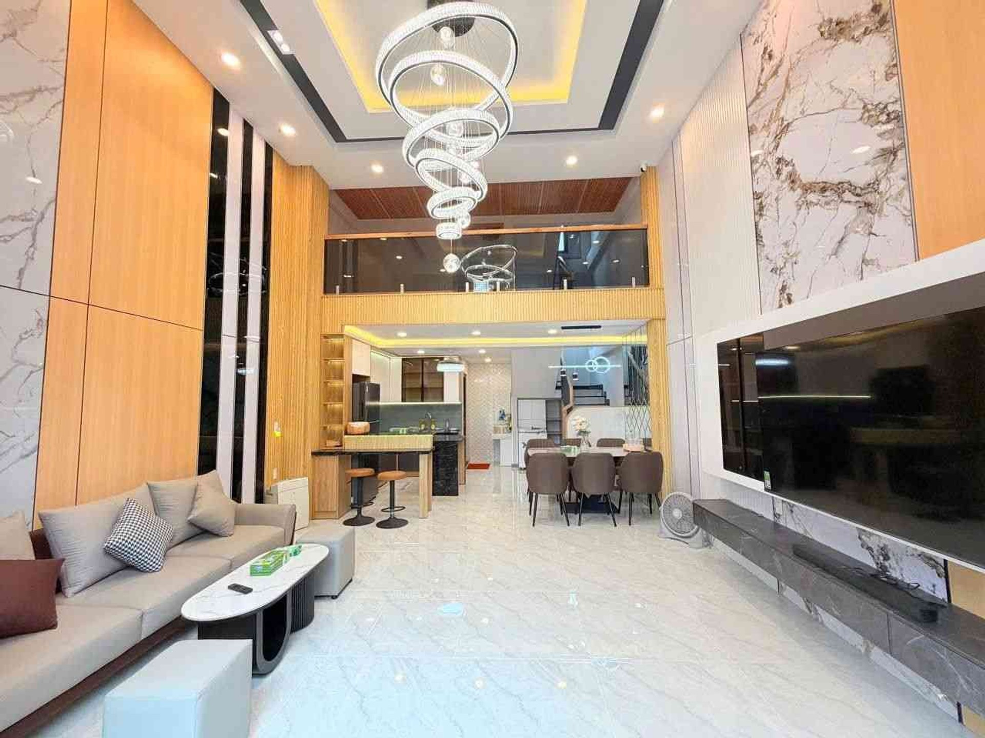 Bông Sao P5 Q8 - Khu Ẩm Thực Sầm Uất - Nở Hậu Tài Lộc - 6,8 x 17m - SHR - Chỉ 6 Tỉ Hơn