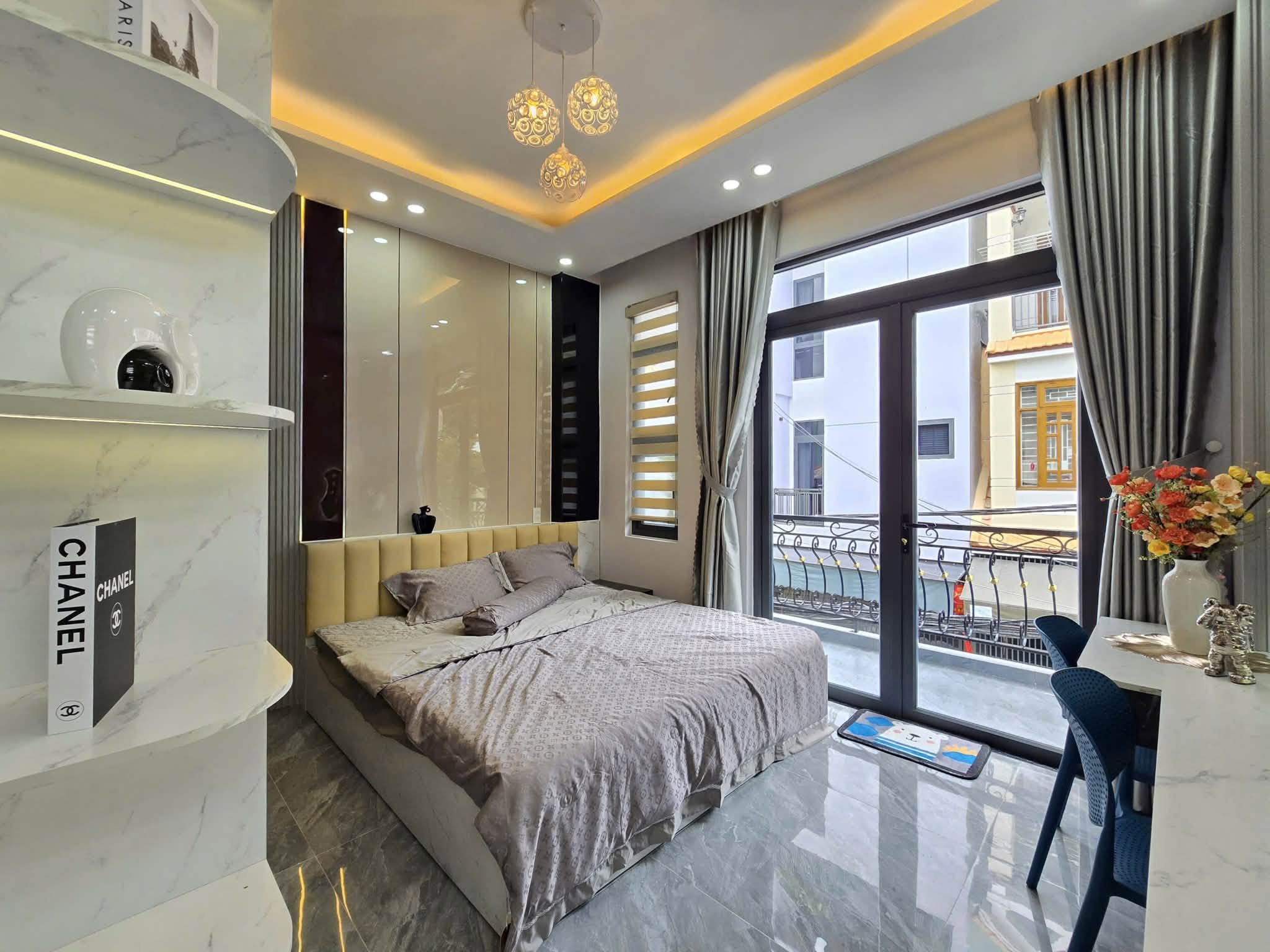 SIÊU PHẨM - VILA 3 TẦNG 2 MẶT TIỀN THOÁNG MÁT – Ô TÔ ĐẬU NGÀY ĐÊM 2