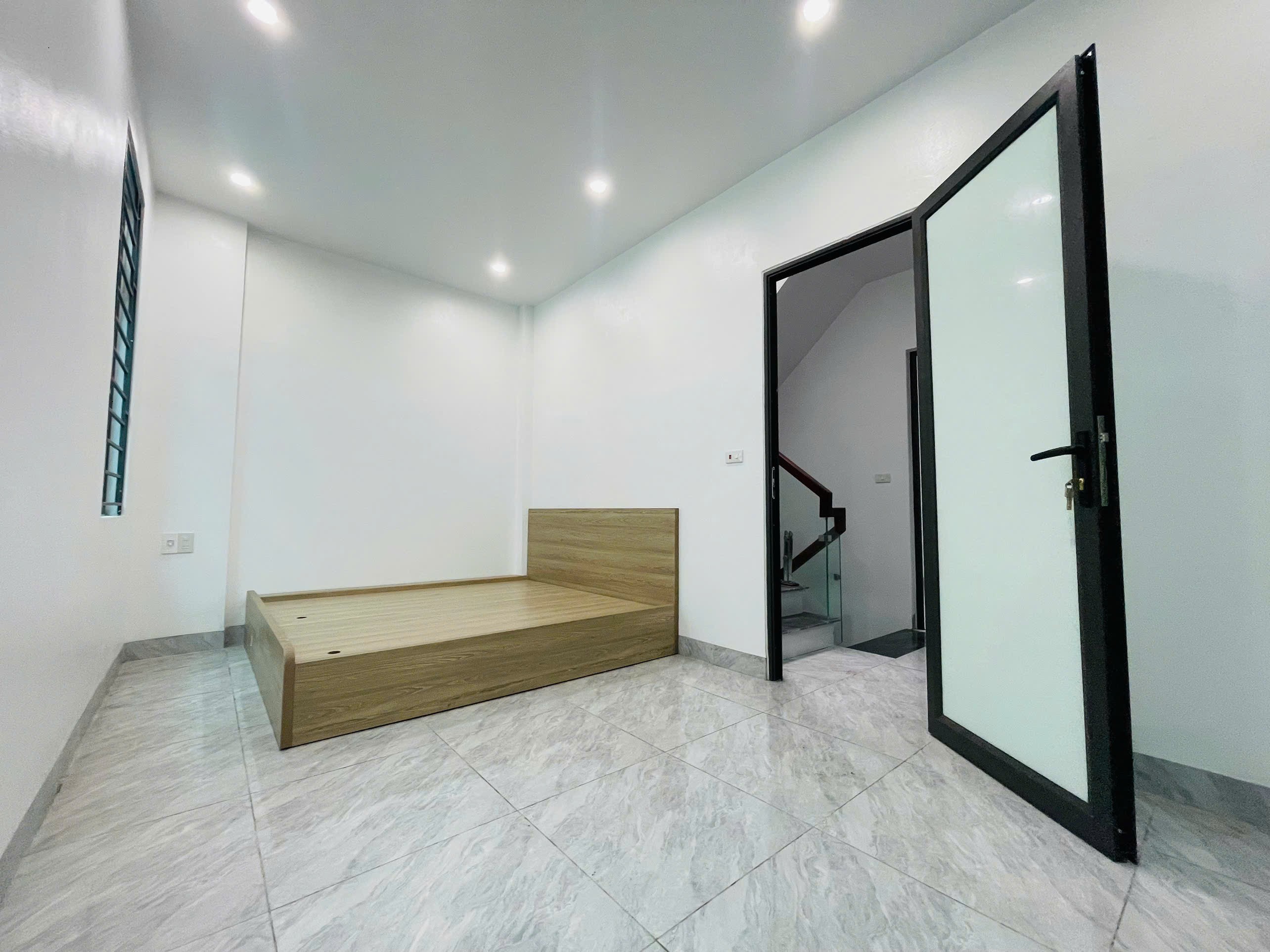Nhà 3 tầng Phan Chu Trinh 42m2 ô tô đỗ cửa tặng full nội thất giá 2.15 tỷ 2