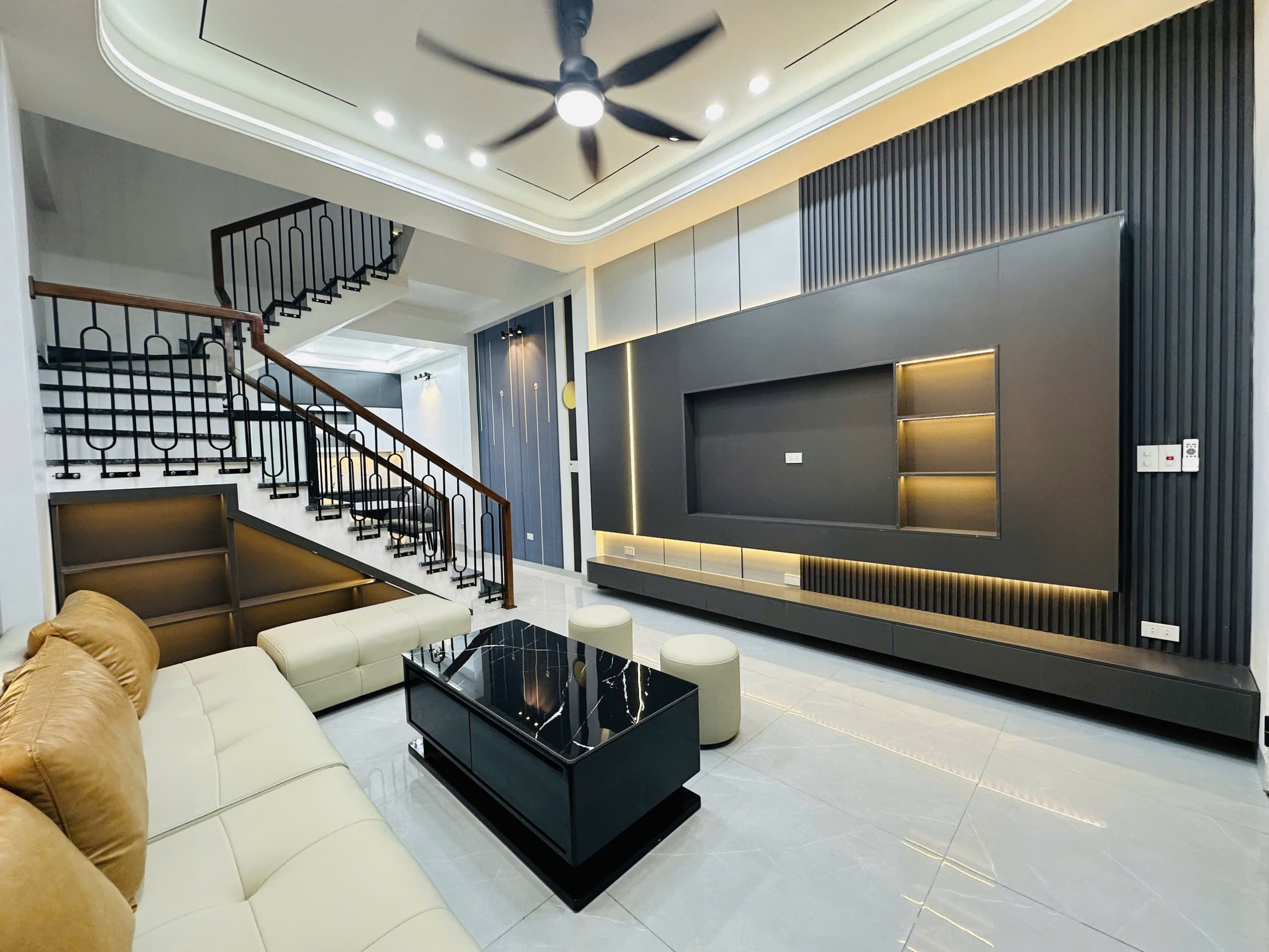 Nhà 3 tầng Hàn Thượng mới tinh ô tô đỗ cửa tặng full nội thất gỗ giá 2.x tỷ 2