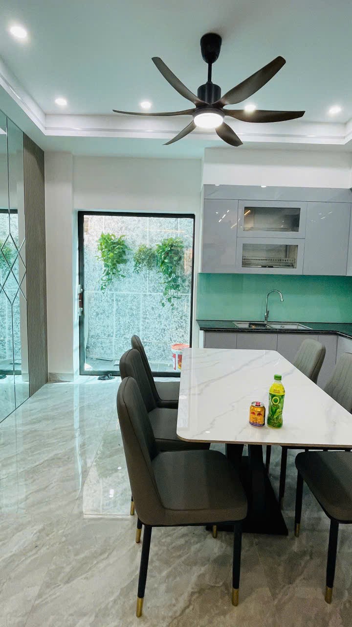 Nhà 3 tầng Vũ Hựu Thanh Bình 50m2 ngõ rộng 3m tặng full nội thất giá 3.x tỷ 2