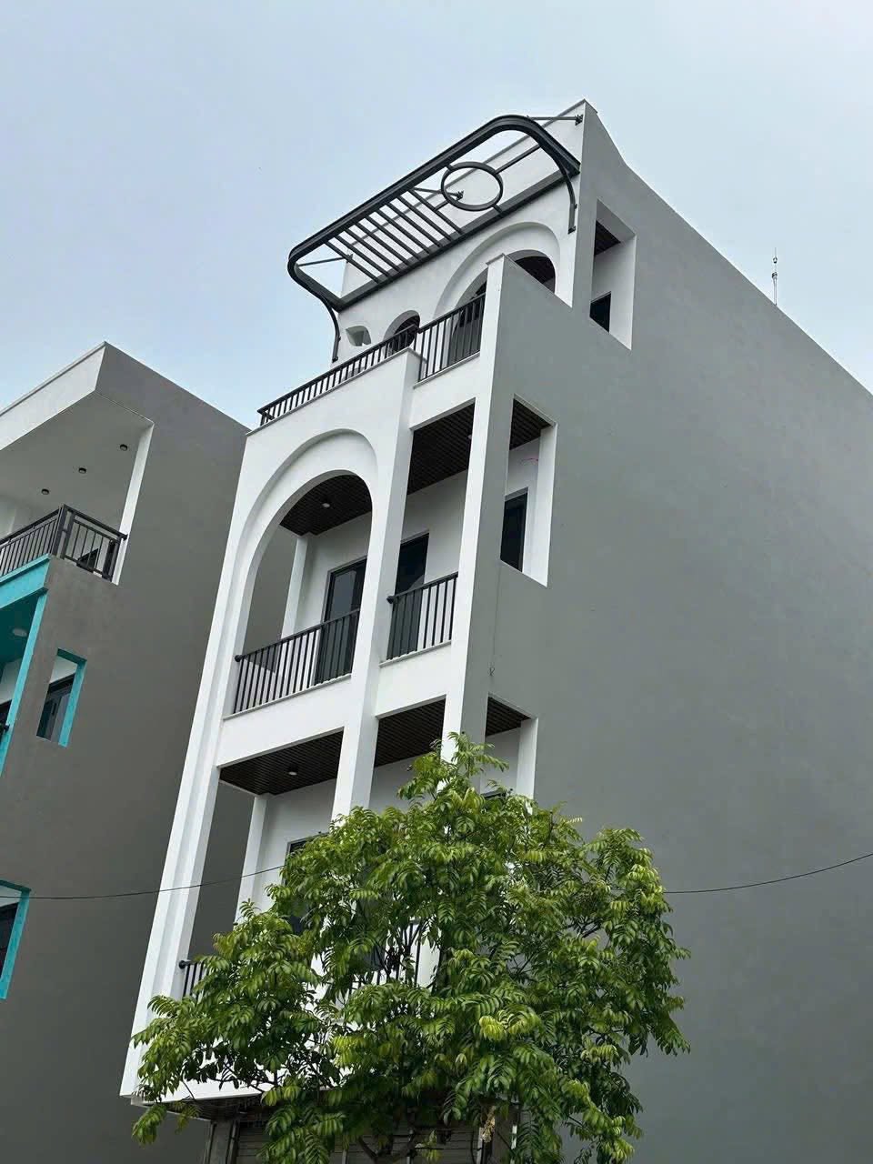 Bán nhà 4 tầng mặt phố KĐT Tân Phú Hưng, ph Tân Hưng, TP Hải Dương, 67.5m2, mt 4.5m, chỉ 5.x tỷ 2