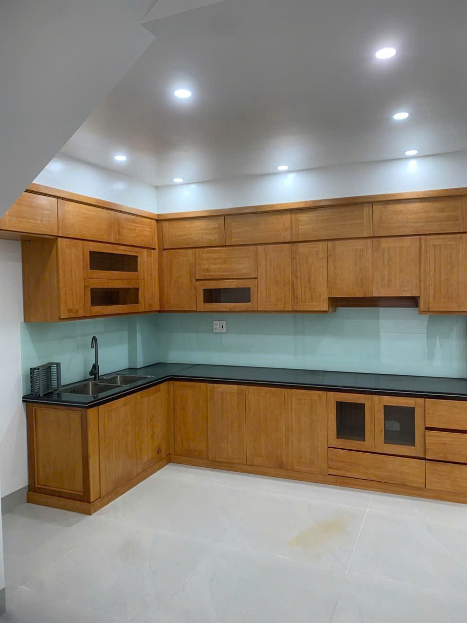 Bán Nhà 3 Tầng Hồng Quang 52m2 Nở Hậu Trung tâm giá chỉ 3.18 tỷ 2