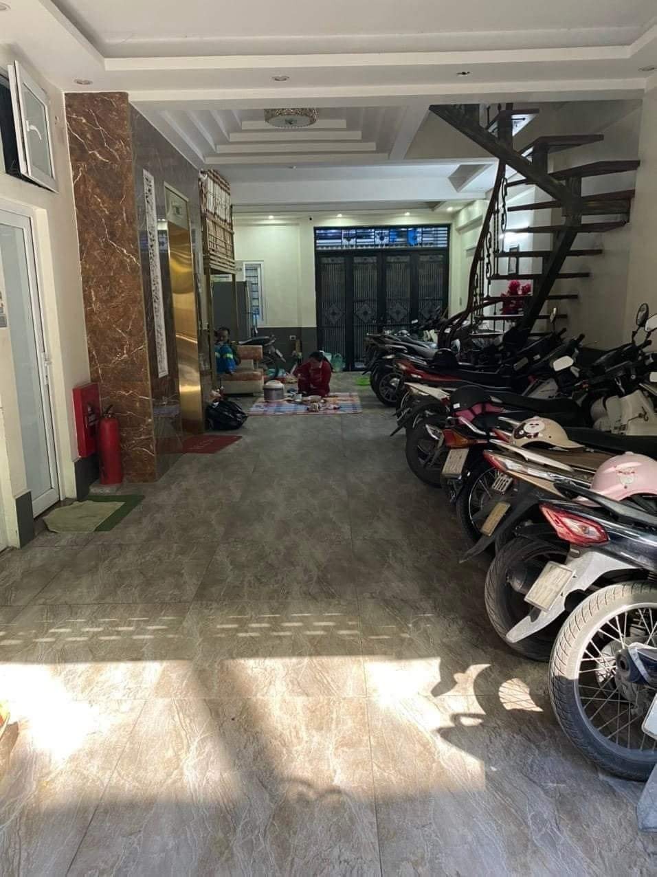 HÀNG HIẾM QUẬN ĐỐNG ĐA BÁN  TÒA NHÀ PHỐ XÃ ĐÀN 100M2 - 9 TẦNG DÒNG TIỀN - PCCC & HOÀN CÔNG ĐẦY ĐỦ 4