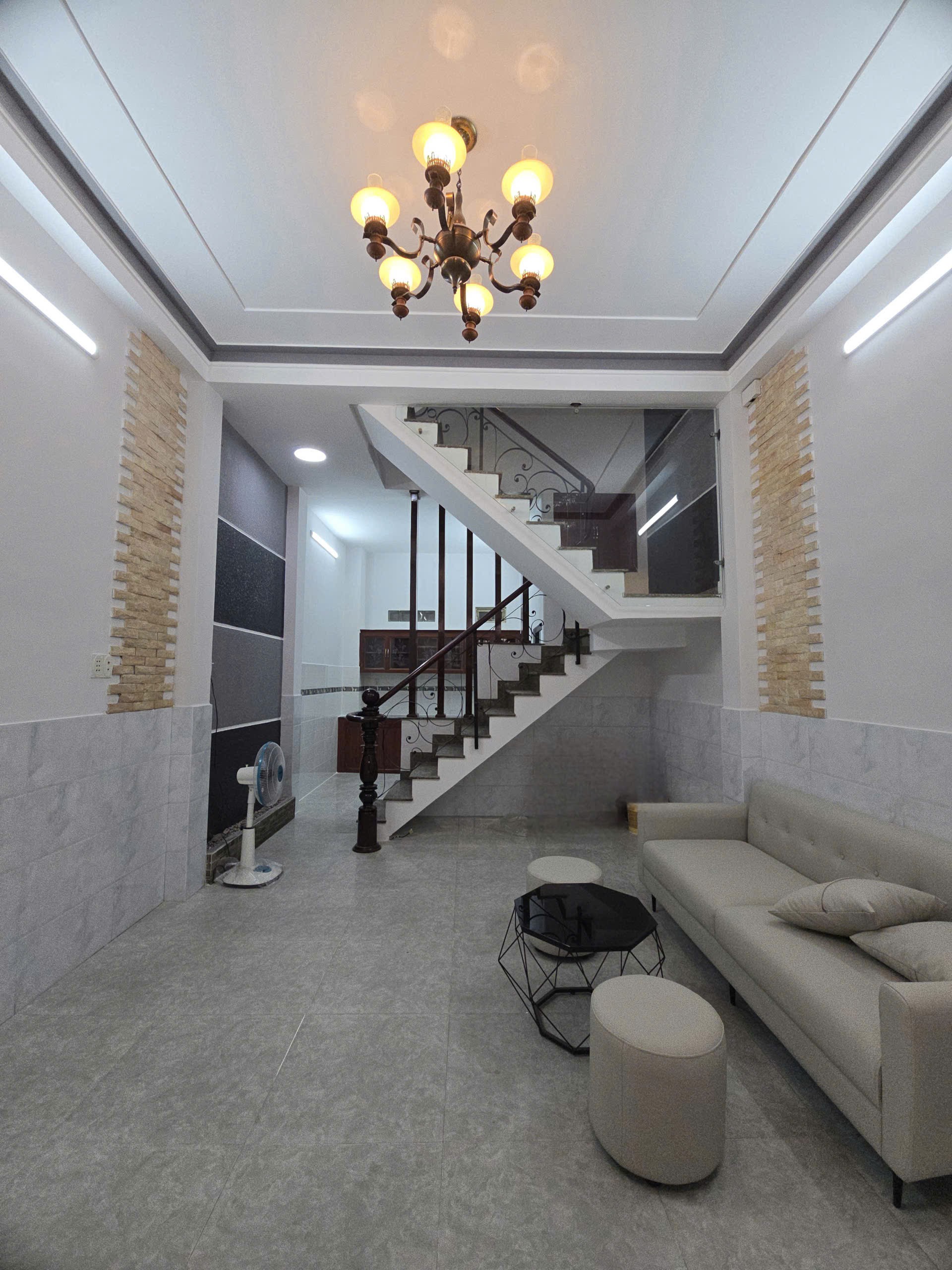 HIẾM CÓ LÊ VĂN QUỚI 40M2 4 TẦNG ĐÚC 4PN 3WC SÂN THƯỢNG SHR GIÁ 5.18 TỶ 2