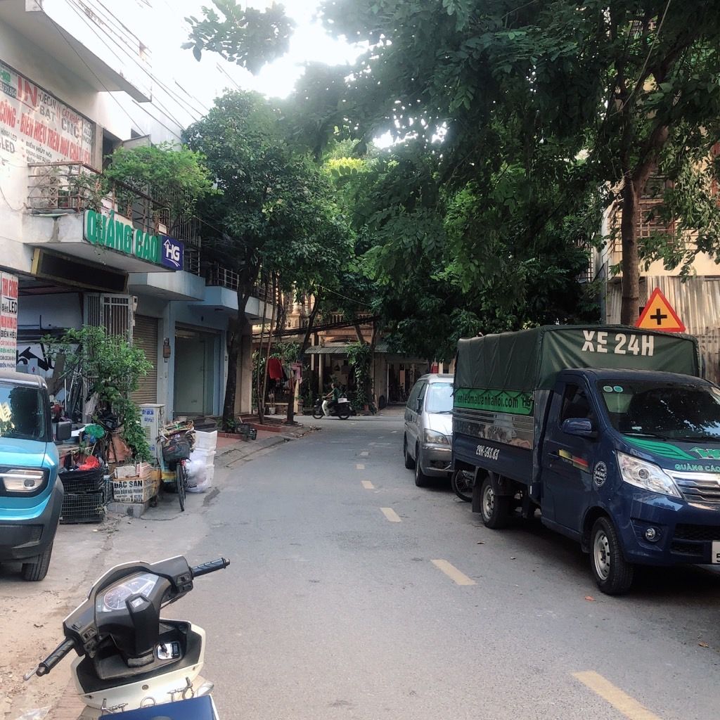 Phố Lâm Hạ Long Biên 10 tỷ 60m,hơi cũ,sẵn ở luôn 2