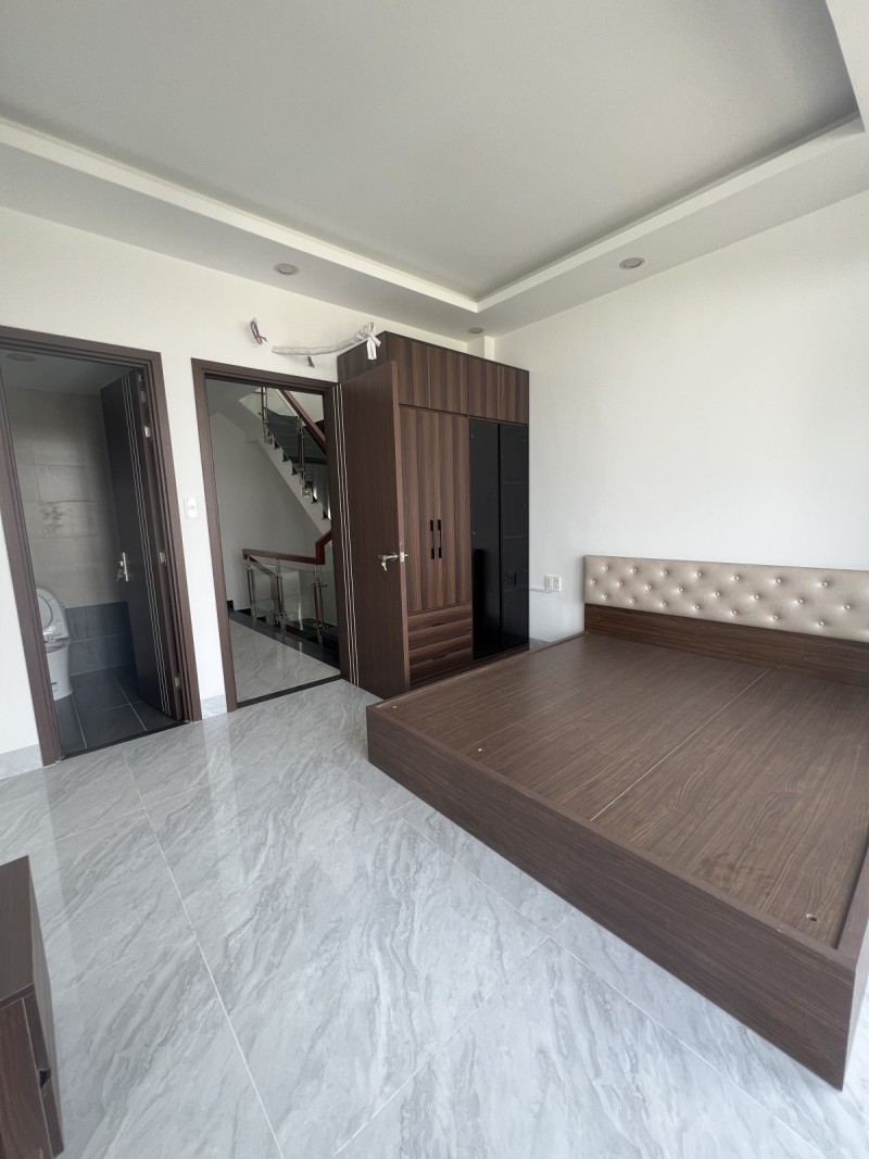 Bán nhà 4 tầng 60m2 đường số 5, Linh Tây, Thủ Đức, TP HCM. sổ hồng riêng. Giá 8,9 tỷ. 4
