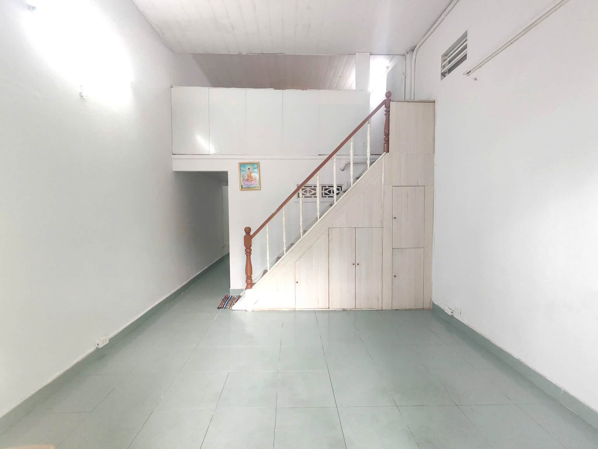 Bán nhà gác lửng kiệt Ô Tô Nguyễn Văn Huề - sát đường chính 3