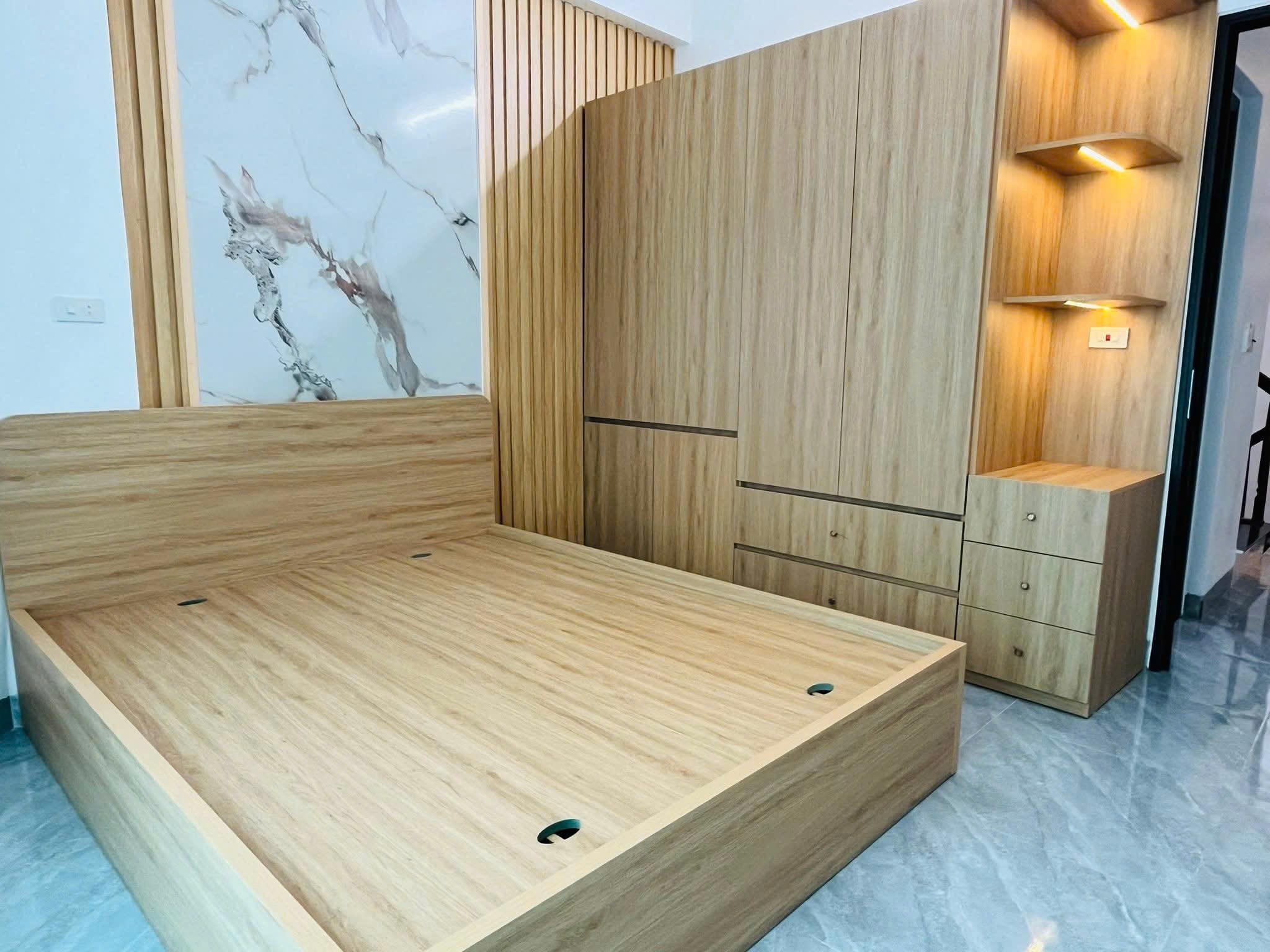 Căn góc 4 tầng Bình Lộc ngõ thông 6m ô tô vào nhà 5 ngủ giá 3.x tỷ 3