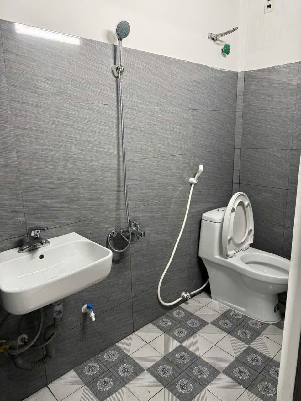 Nhà mặt đại lộ Lê Thanh Nghị 72m2 kinh doanh sầm uất giá 6.x tỷ 3