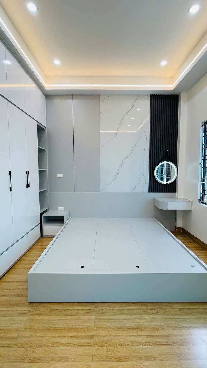 Nhà 3 tầng Vũ Hựu Thanh Bình 50m2 ngõ rộng 3m tặng full nội thất giá 3.x tỷ 3
