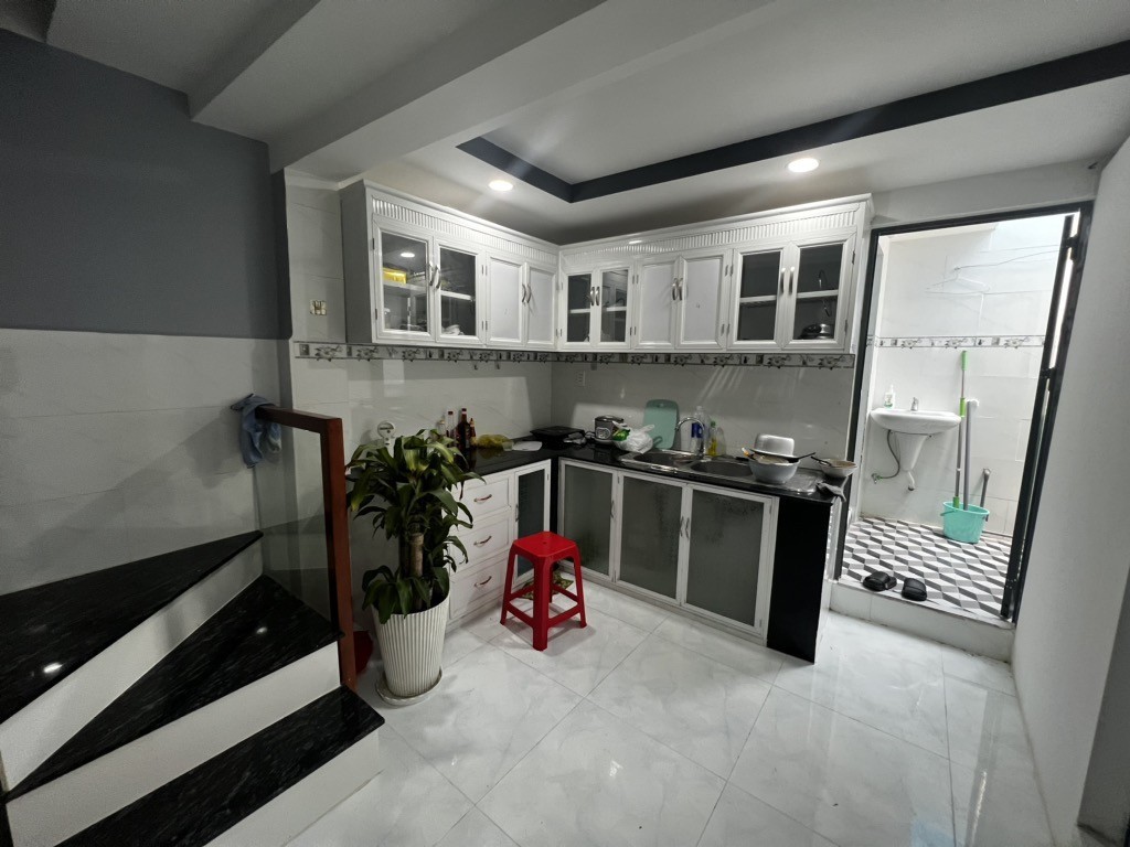 Nhà phố đối diện Vạn Phúc City - 62m2 – Chỉ 5T - khu vực có nhiều chung cư, tiện ích đầy đủ 3