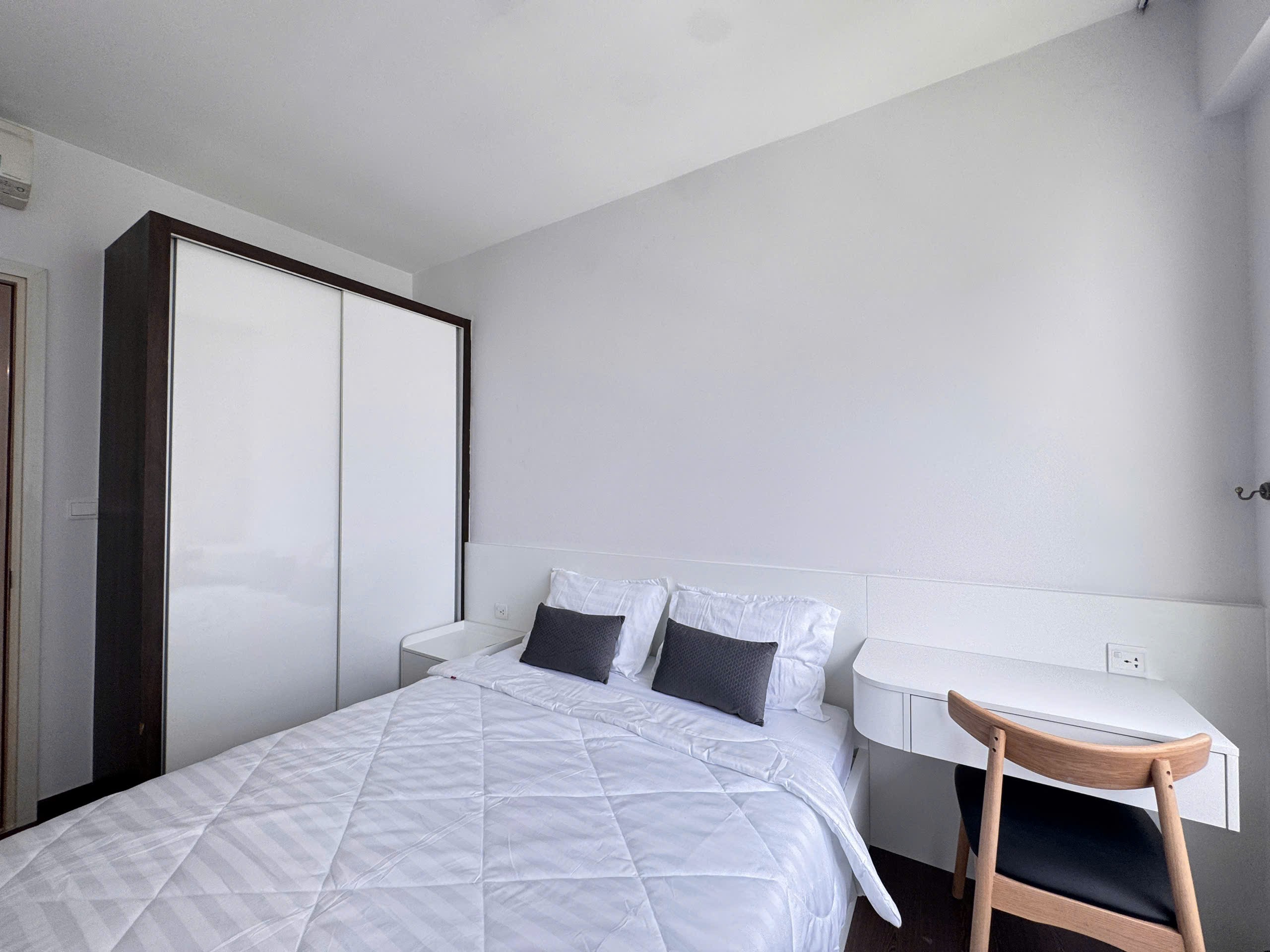 Cho thuê Căn hộ chung cư dự án Vista Verde, Diện tích 135m², Giá Thương lượng