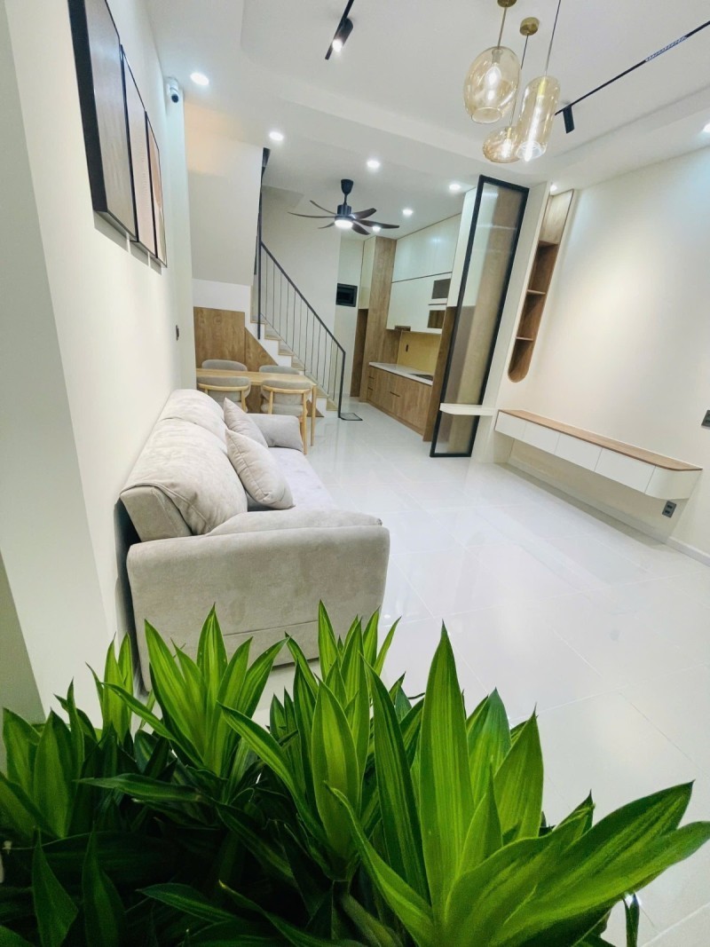 Bán nhà đường số 34, Linh Đông, Thủ Đức, TP HCM. DT 40m2, 2 tầng, sổ hồng riêng, giá 4.73  tỷ.