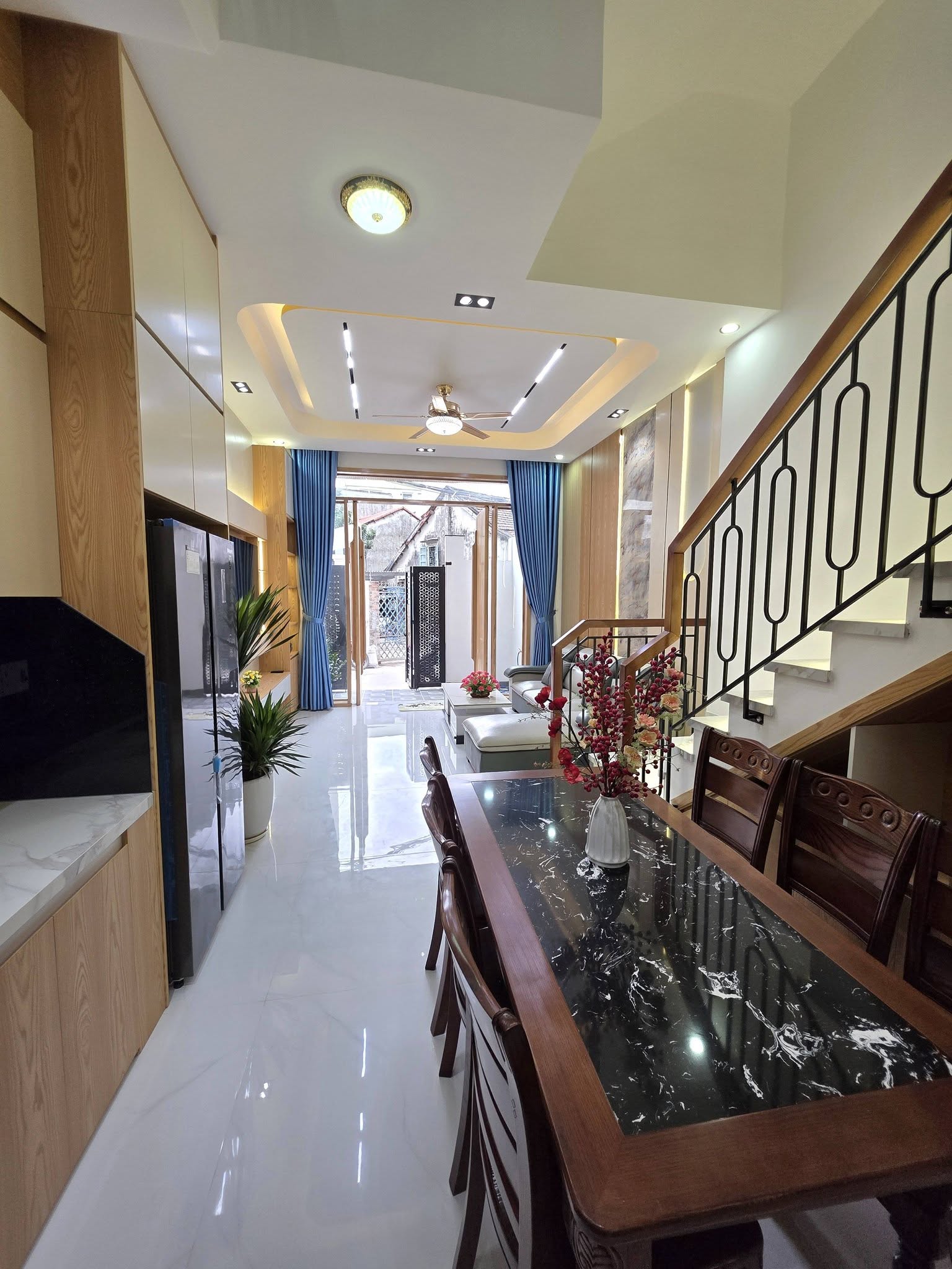 Bán nhà 3 tầng 3 mê Ô TÔ vào tận nhà Tôn Đức Thắng - FULL nội thất mới keng 2