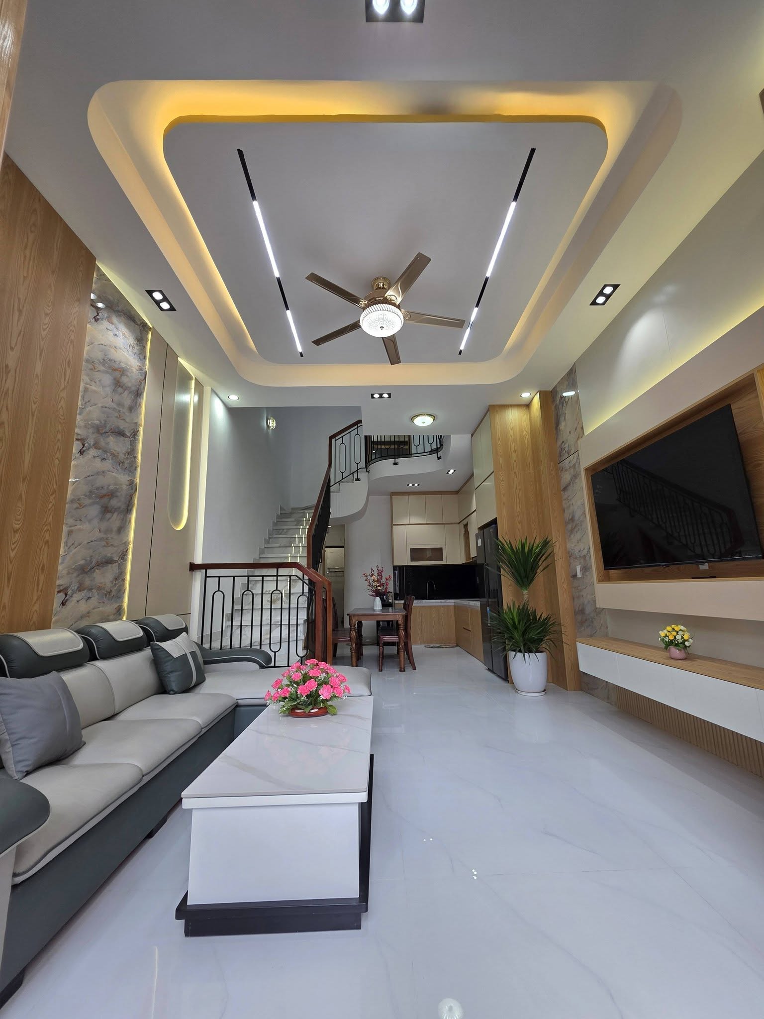 Bán nhà 3 tầng 3 mê Ô TÔ vào tận nhà Tôn Đức Thắng - FULL nội thất mới keng 4