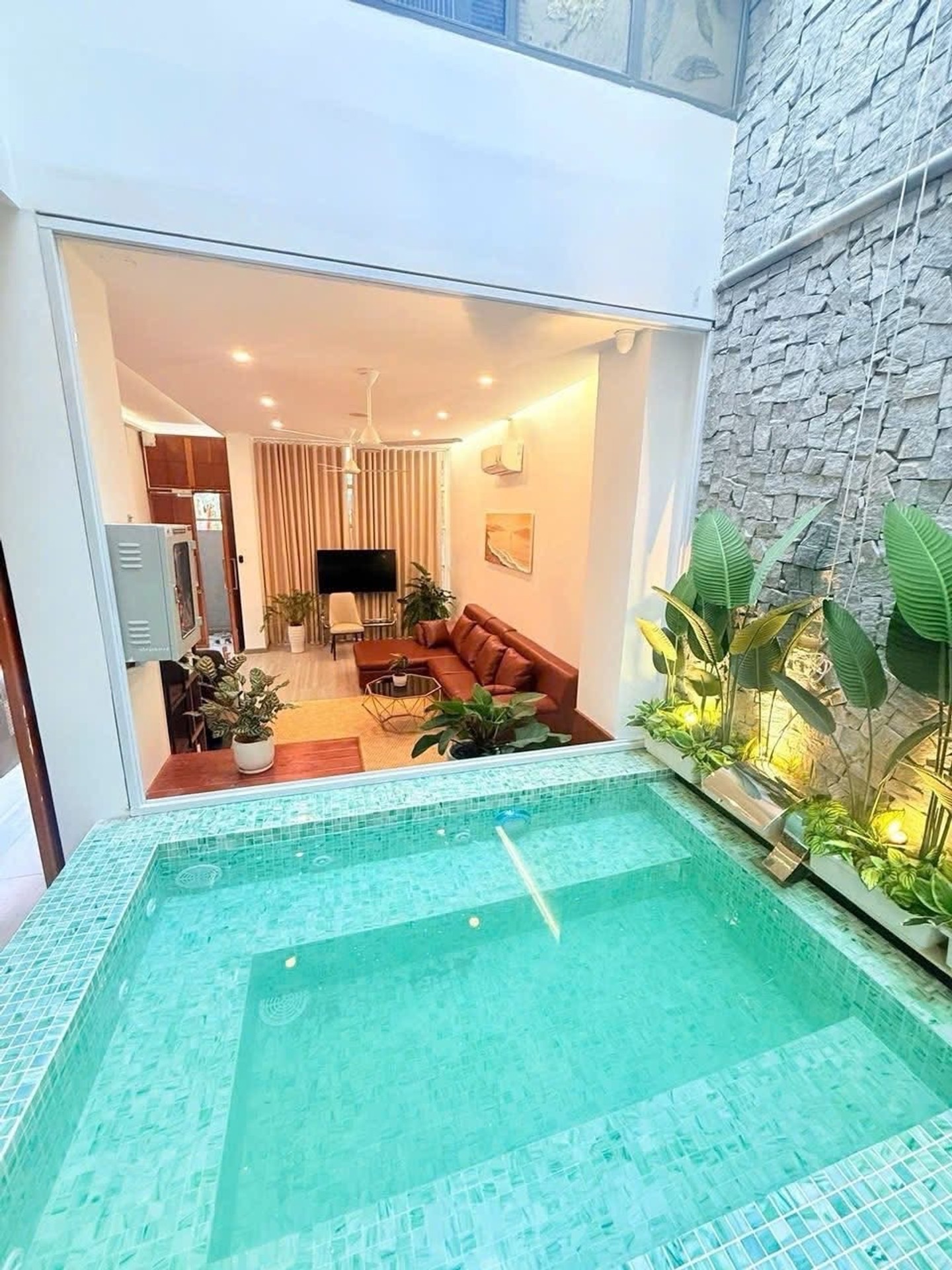 Bán Villa 3 tầng Trần Văn Dư, 112.5m², ngang 7.5m, giá 22.5 tỷ, gần biển Mỹ Khê 2