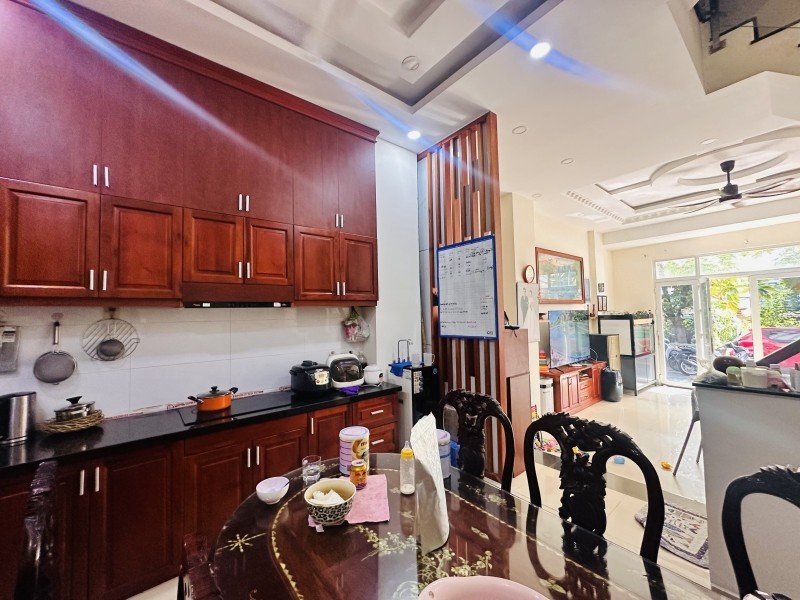 Bán nhà 4 tầng, 55m2 đường số 51, Hiệp Bình Chánh, Thủ Đức. TP HCM. Sổ hồng riêng. Giá 7,39 tỷ. 3