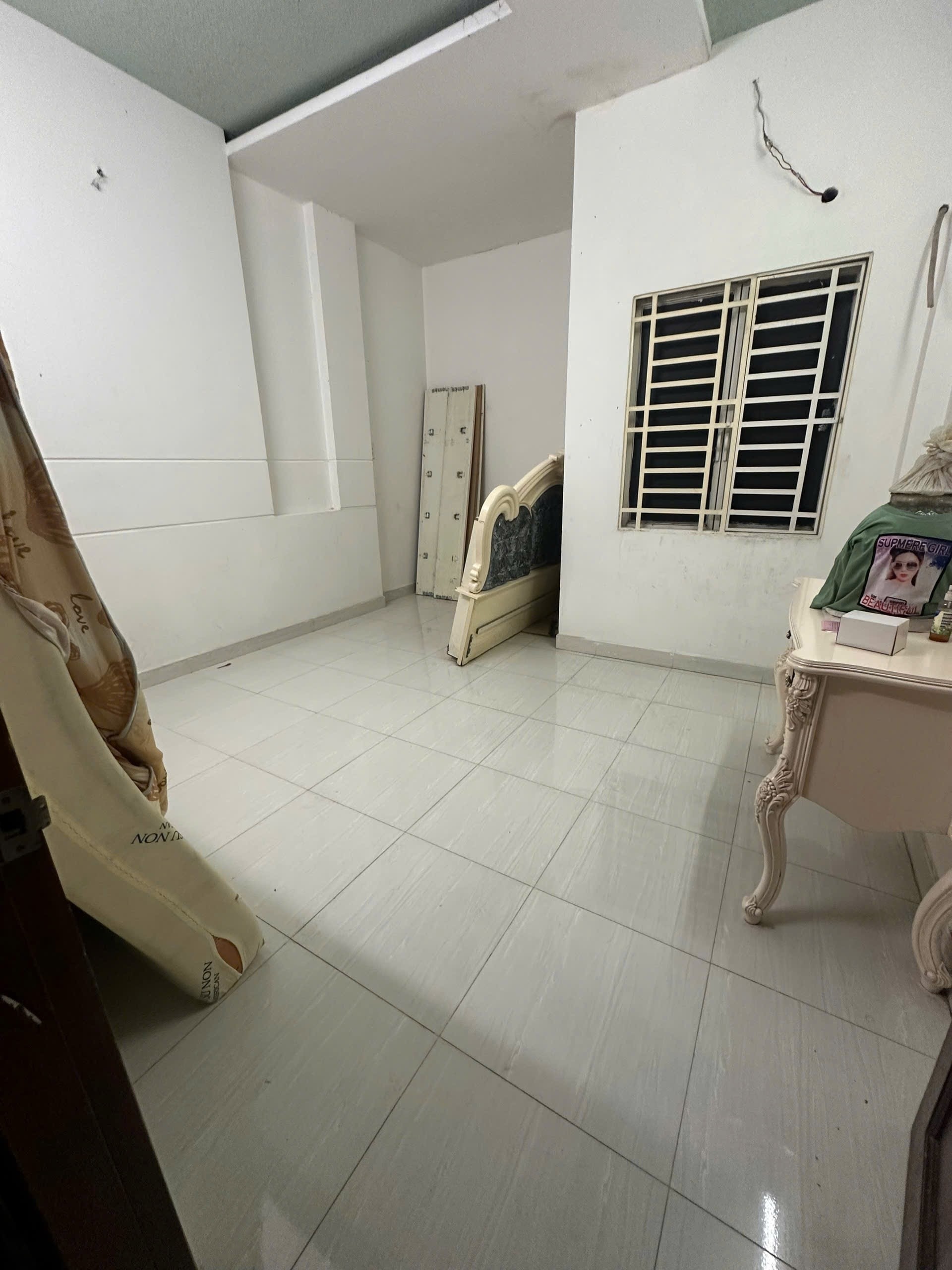 NHÀ NGUYÊN CĂN 3PN ĐỐI DIỆN VẠN PHÚC CITY,HẺM XE HƠI,GIÁ 13TR 4